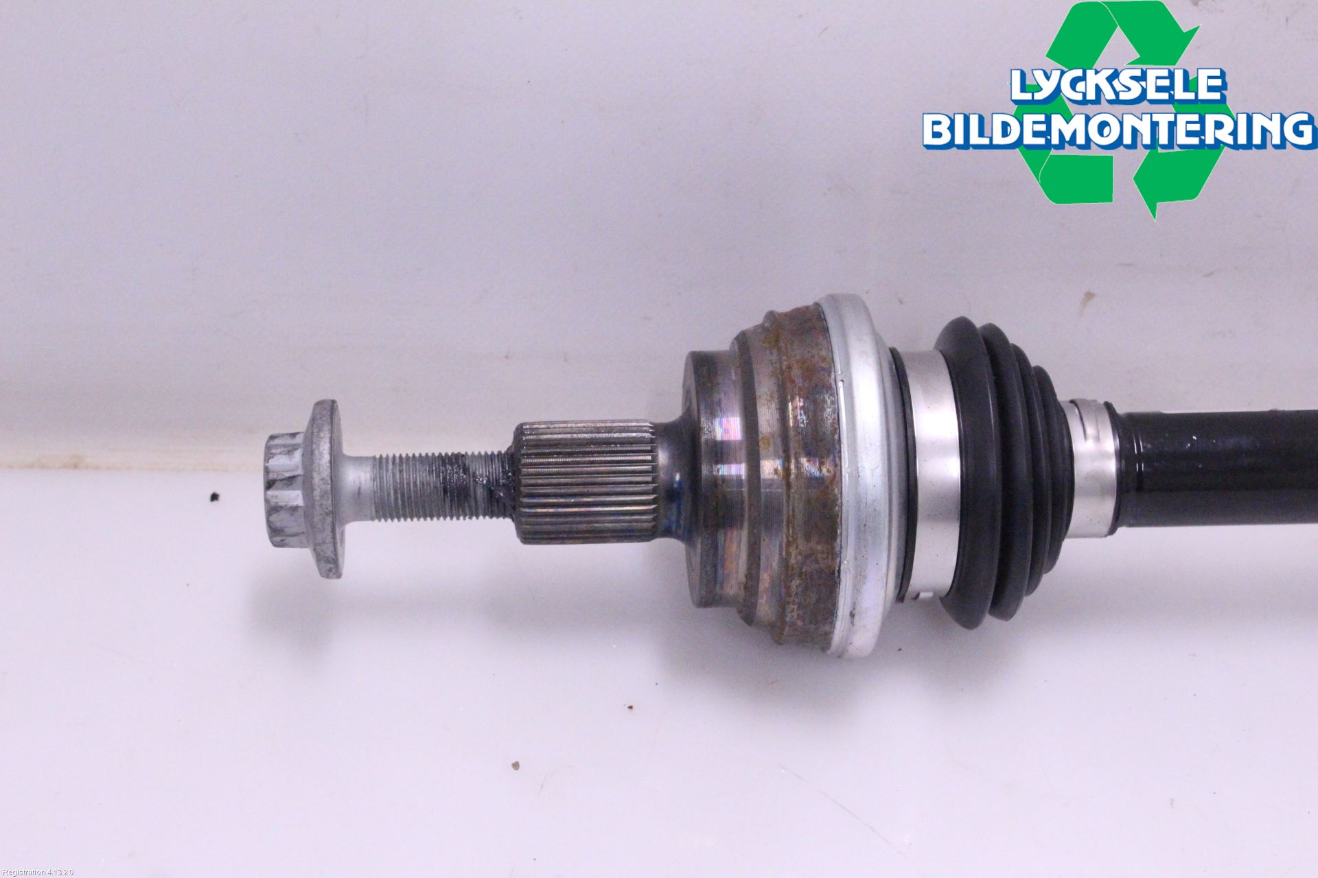 Volkswagen VW PASSAT 24- Drivaxel Bak Höger
