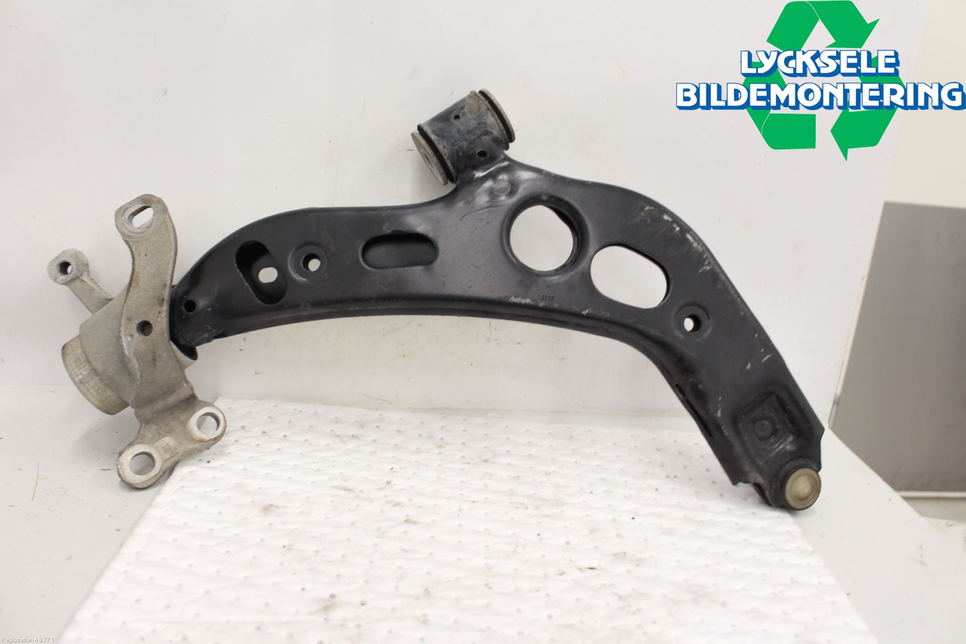 BMW 2 F45 Active Tourer 14-21 Bärarm Fram Undre Vä