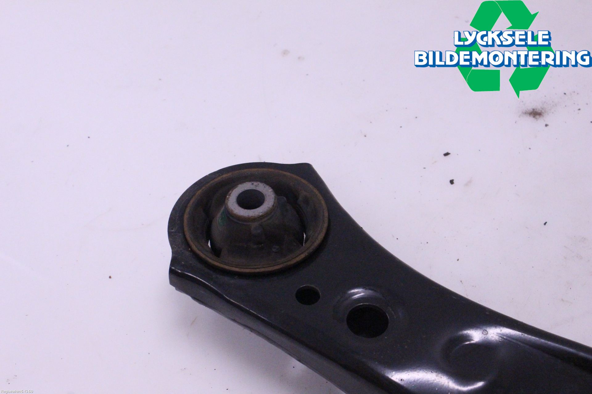 Toyota COROLLA 19- Bärarm Fram Undre Vä