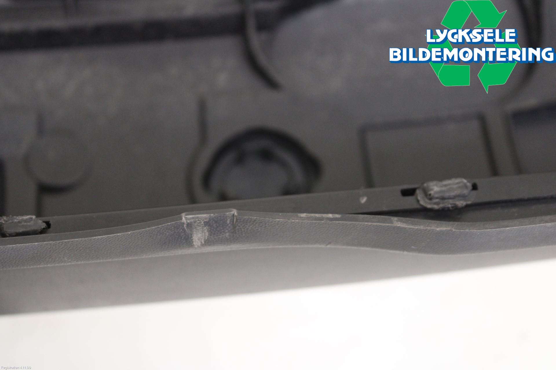 Volkswagen VW CADDY 11-15 Stötfångarbeklädnad Bak