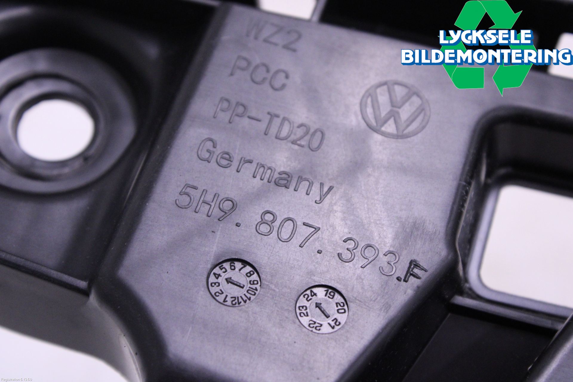 Volkswagen VW GOLF / E-GOLF VIII 20- Stötfångarfäste Bak Vä