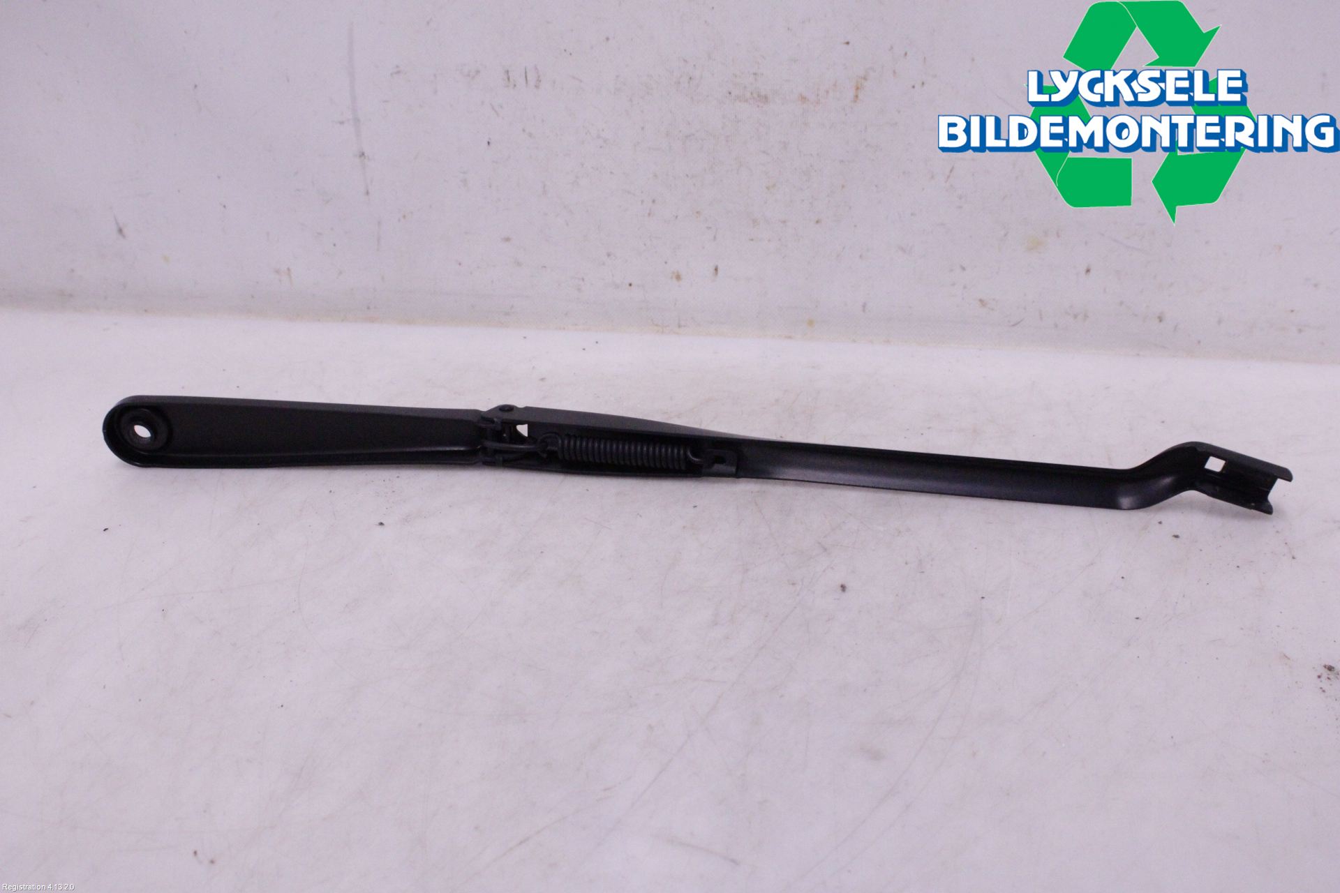 BMW 5 G30/G31/F90 17-23 Torkararm Armar Vindruta