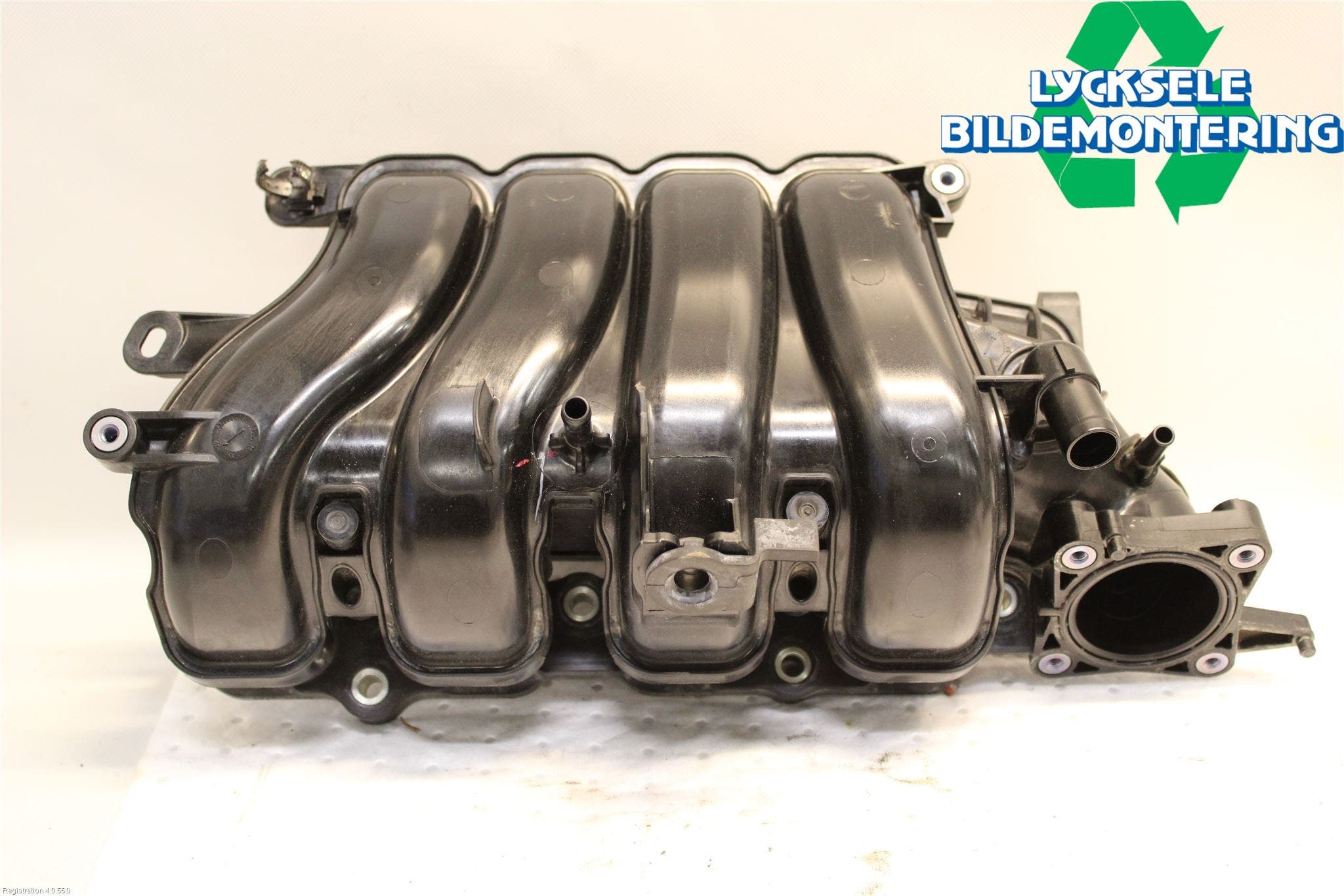 Toyota YARIS XP130 12-14 Grenrör Insug