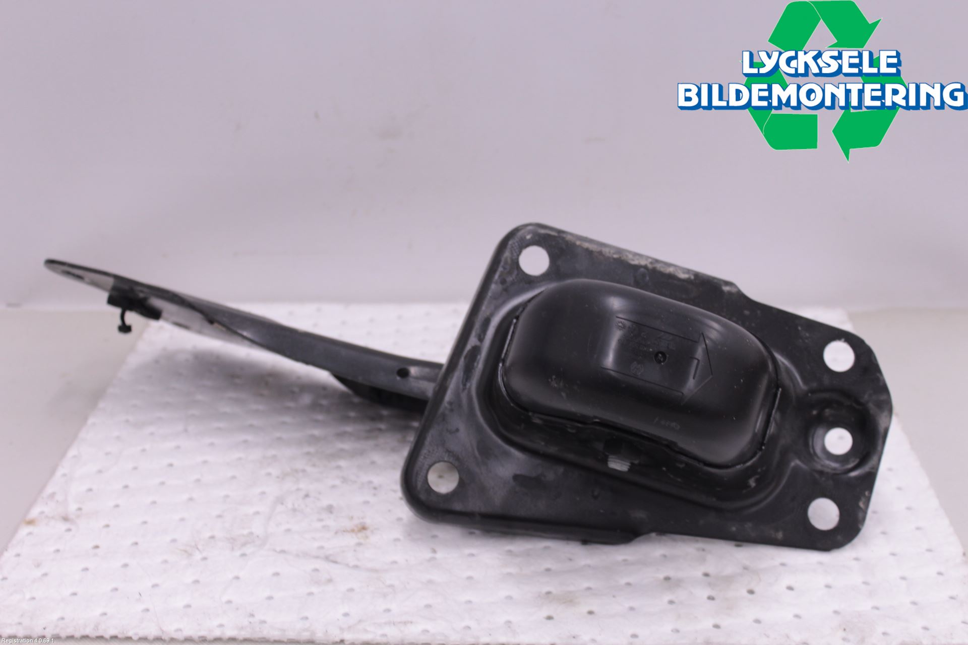 Volkswagen VW GOLF / E-GOLF VII 13-20 Bärarm Bak Vänster