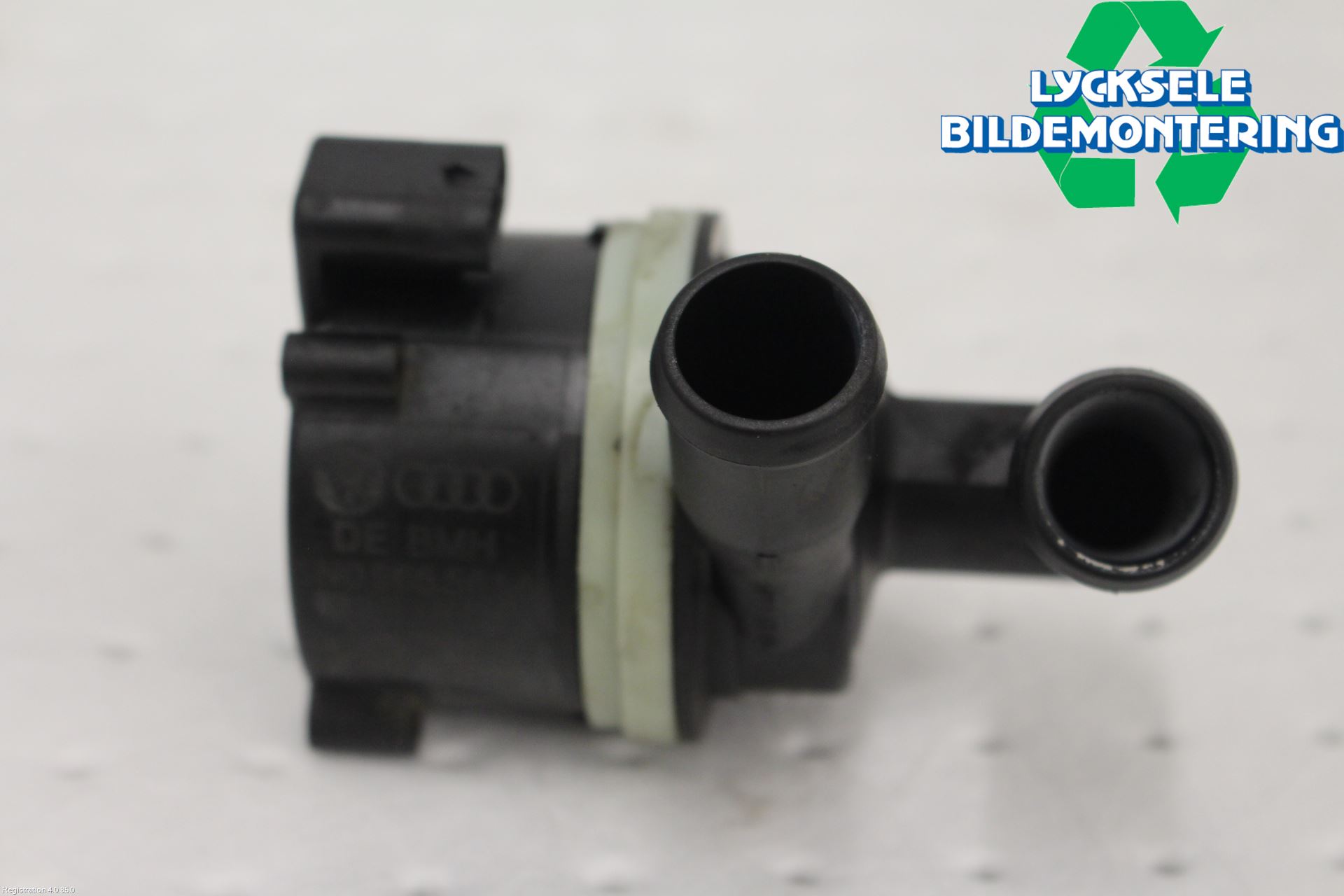 Volkswagen VW CADDY 11-15 Vattenpump