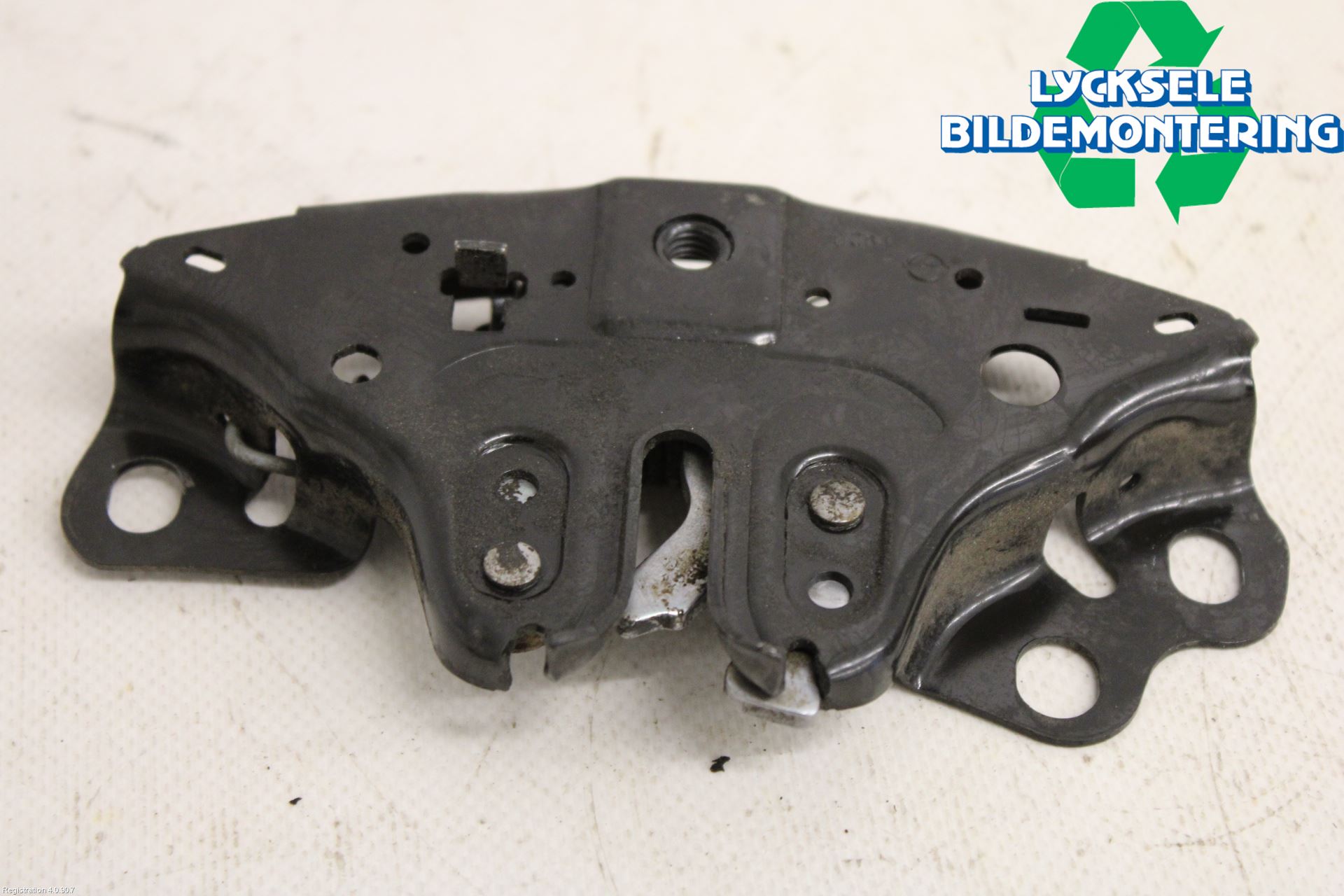 Nissan LEAF 18- Huvlås