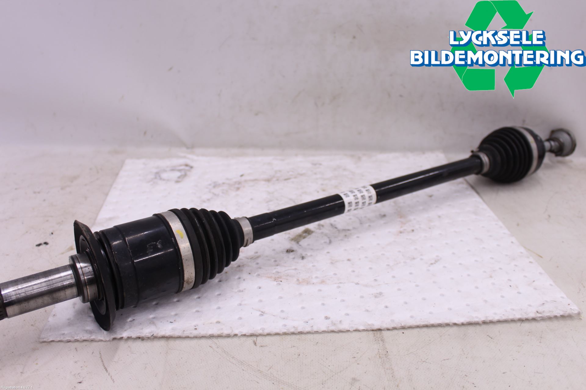 BMW X1 F48 15-22 Drivaxel Bak Vänster