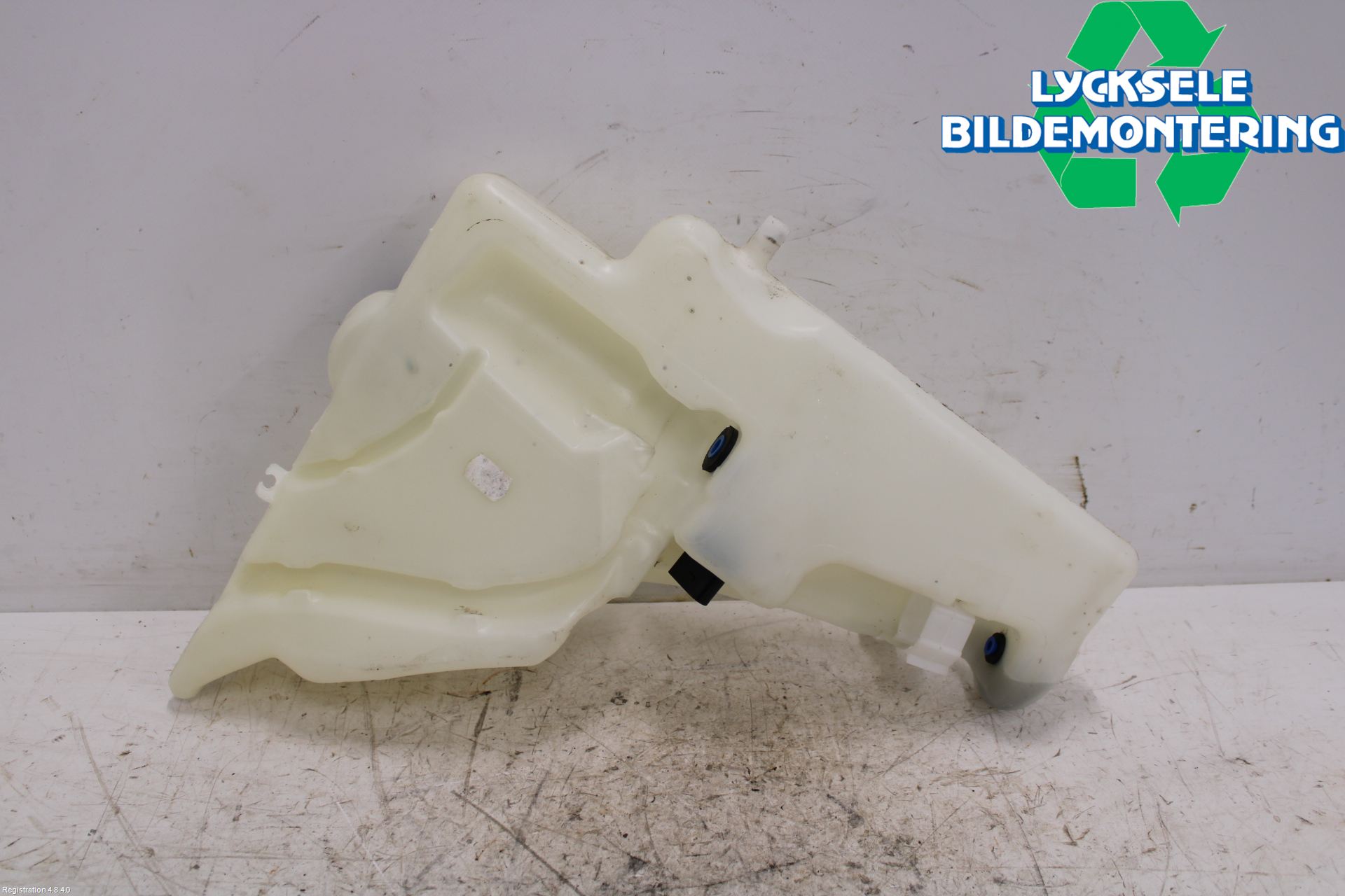 Audi A4 ALLROAD 09-16 Spolartank Vindruta-Strål