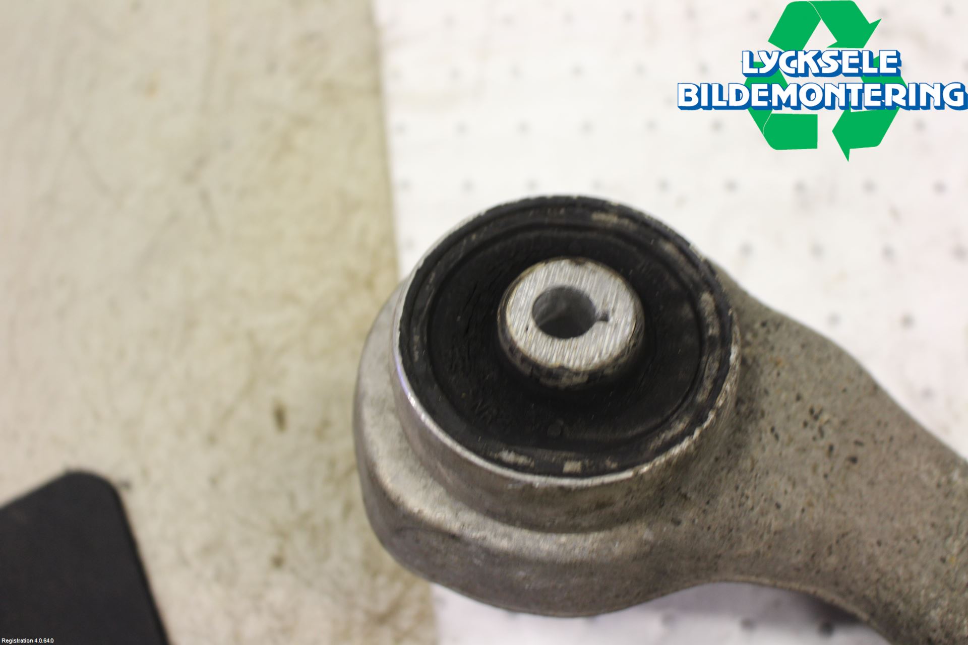 BMW 3 F30/F31/F80 12-19 Bärarm Fram Undre Hö