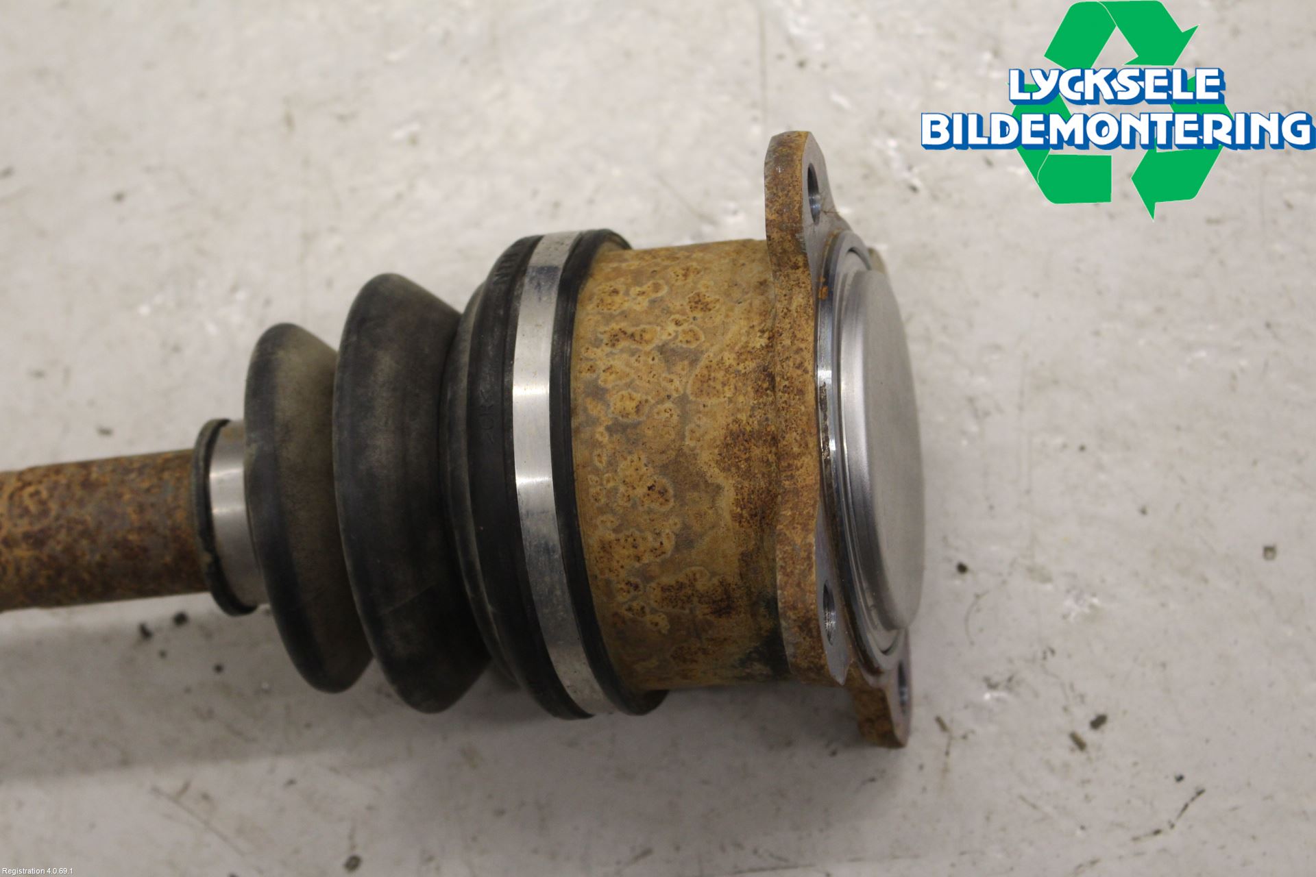 Mitsubishi L200 06-15 Drivaxel Fram Höger