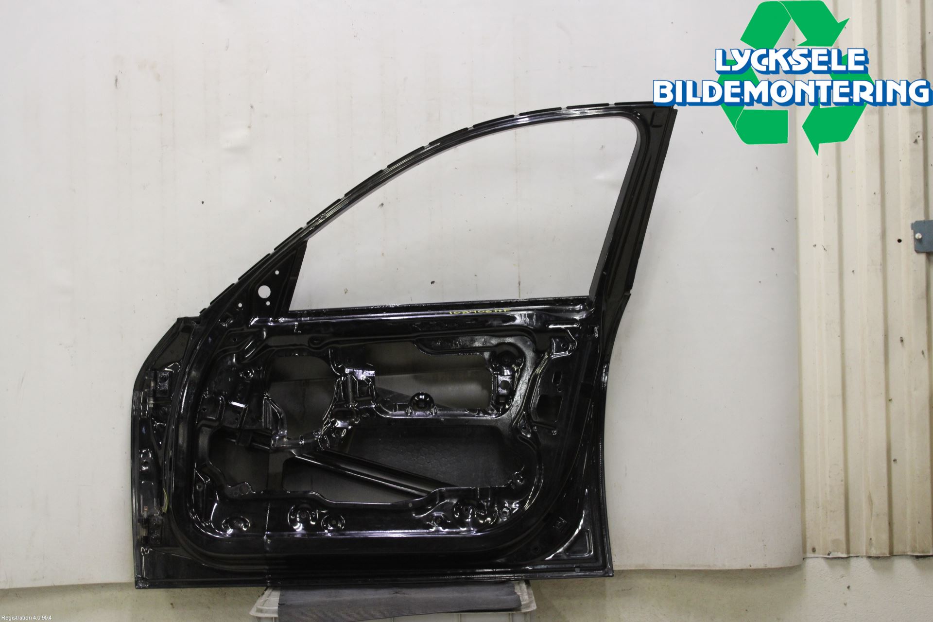 BMW 3 E90/91 SED/TOU 05-12 Dörr Fram Höger