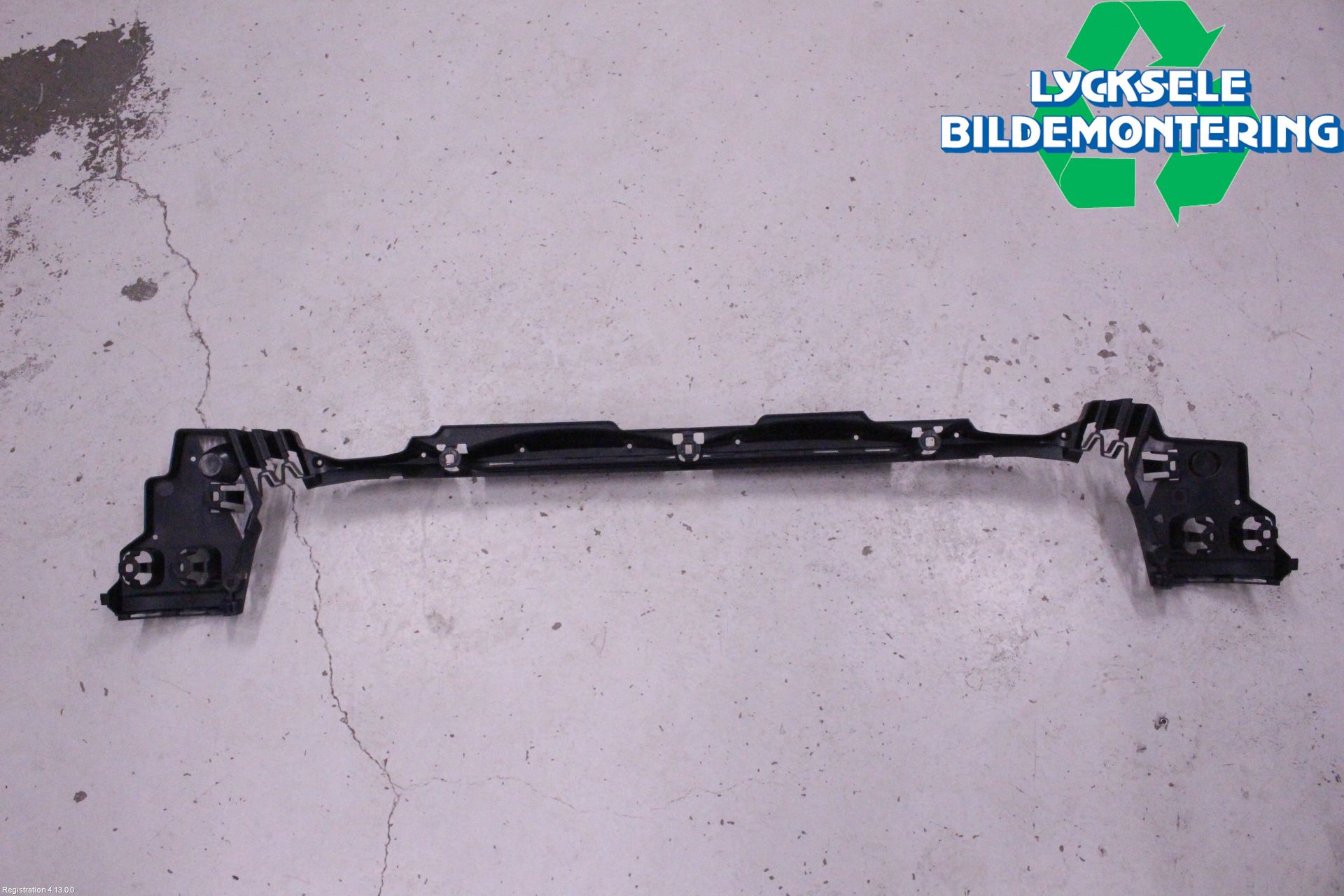 BMW 5 G30/G31/F90 17-23 Stötfångardel Bak Mitt