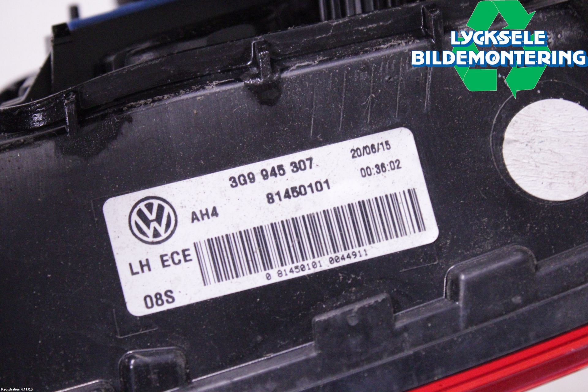 Volkswagen VW PASSAT 15-19 Bakljus Lucka Vä