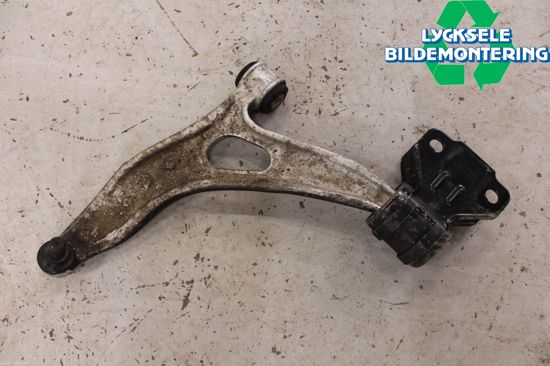 Ford FOCUS 11-14 Bärarm Fram Undre Vä