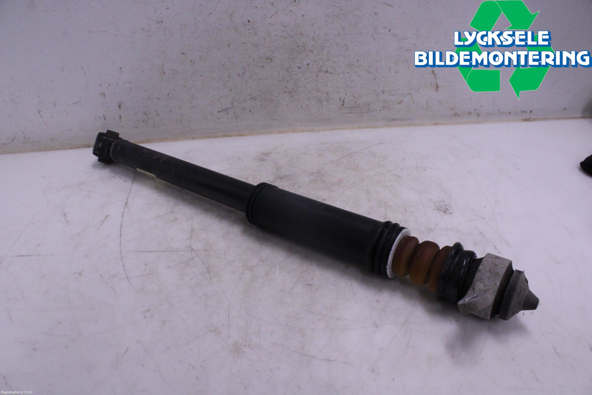 Kia STONIC 18->> Stötdämpare Bak