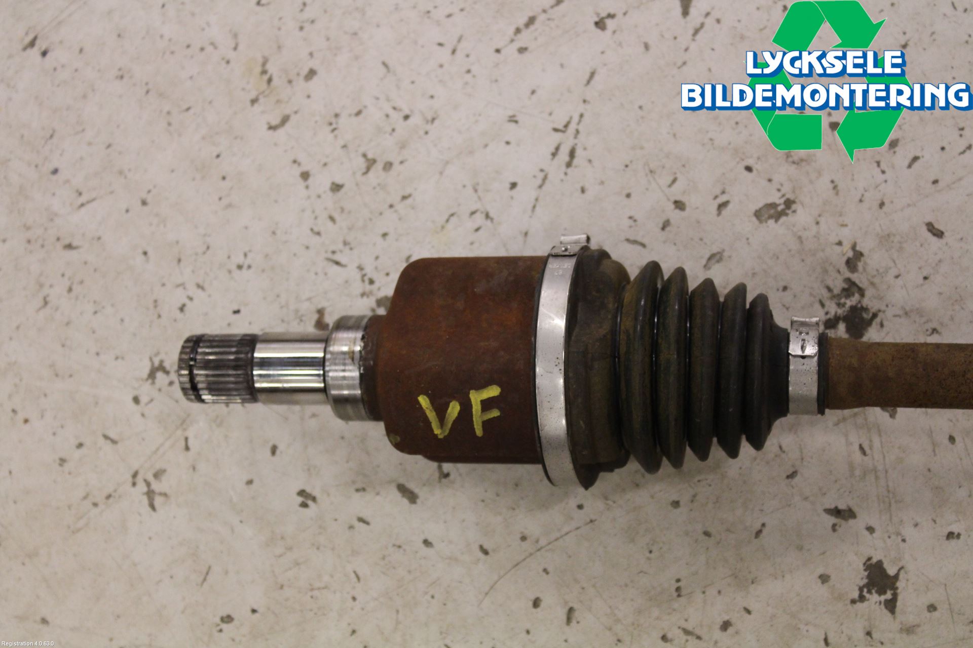 Ford FOCUS 11-14 Drivaxel Fram Vänster