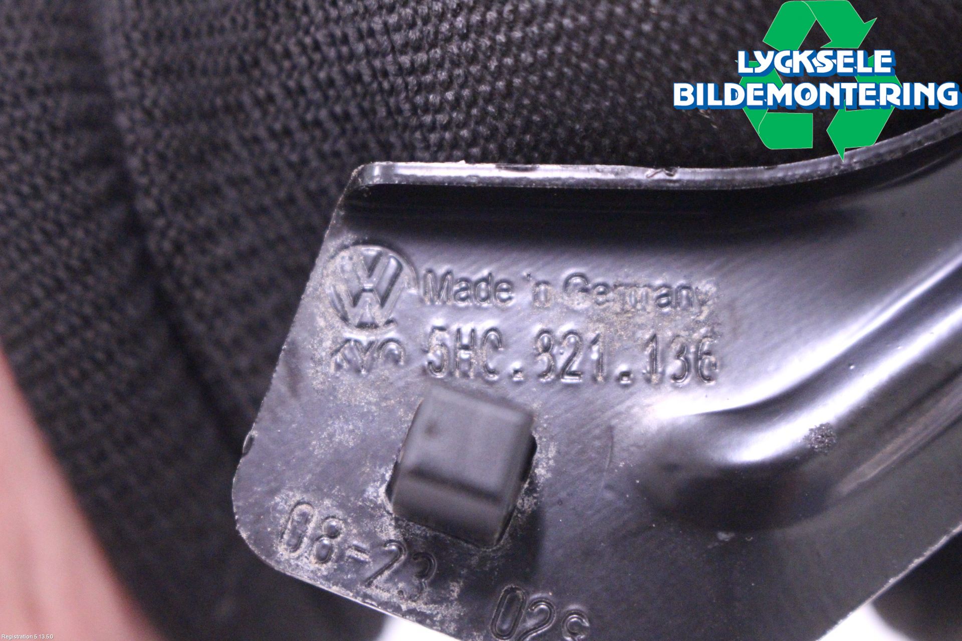 Volkswagen VW GOLF / E-GOLF VIII 20- Skärmfäste Fram Hö