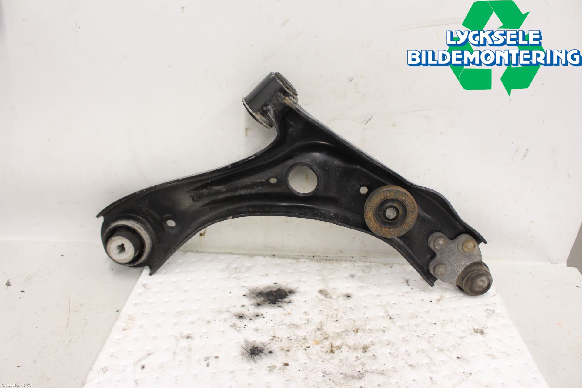 Ford FOCUS 19- Bärarm Fram Undre Vä