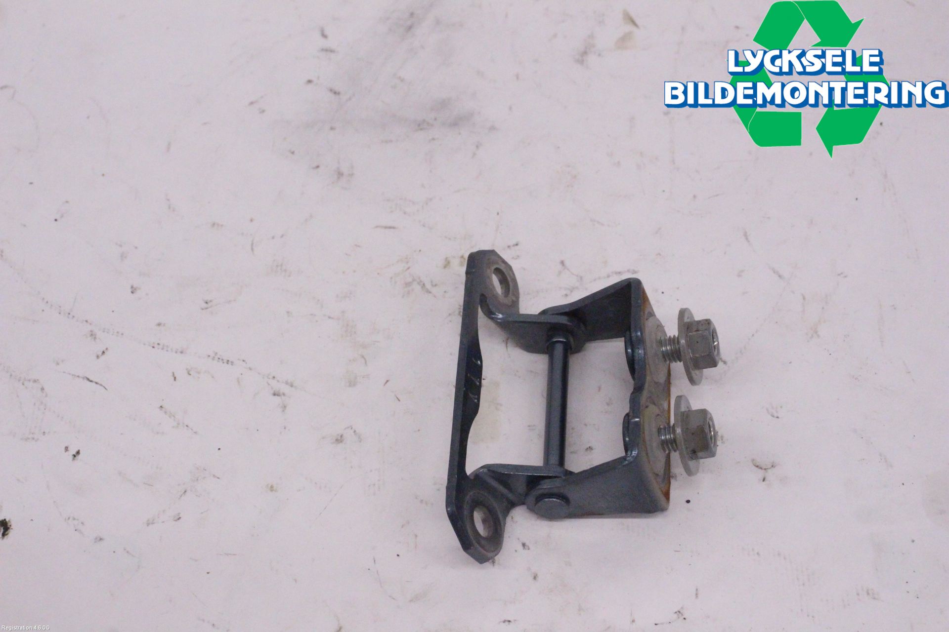Subaru XV 12-17 Bakluckegångjärn Hö