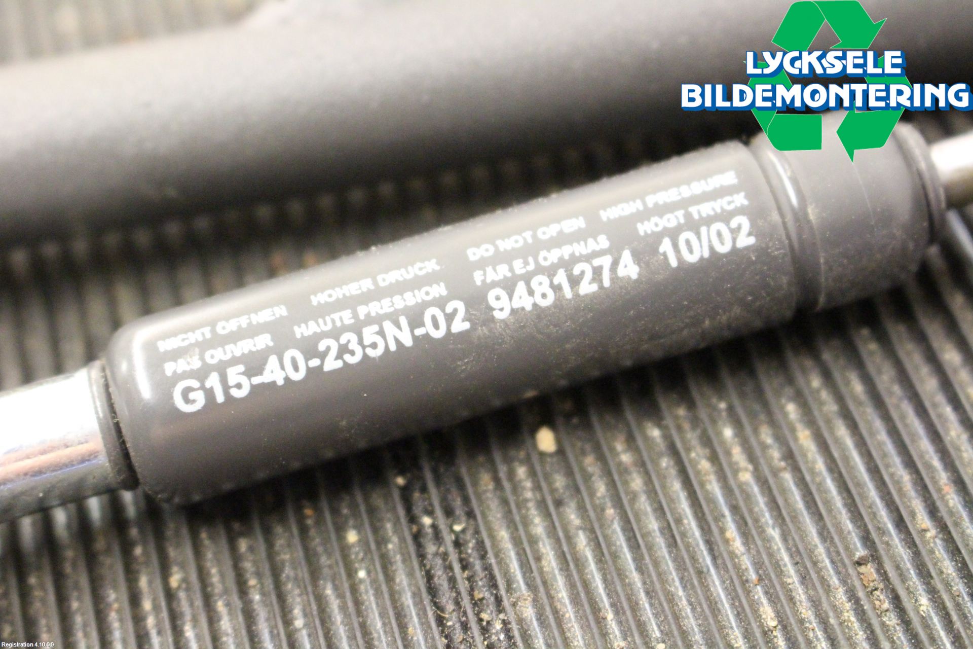 Volvo XC70 01-04 Lastförskjutningsskydd-Galler