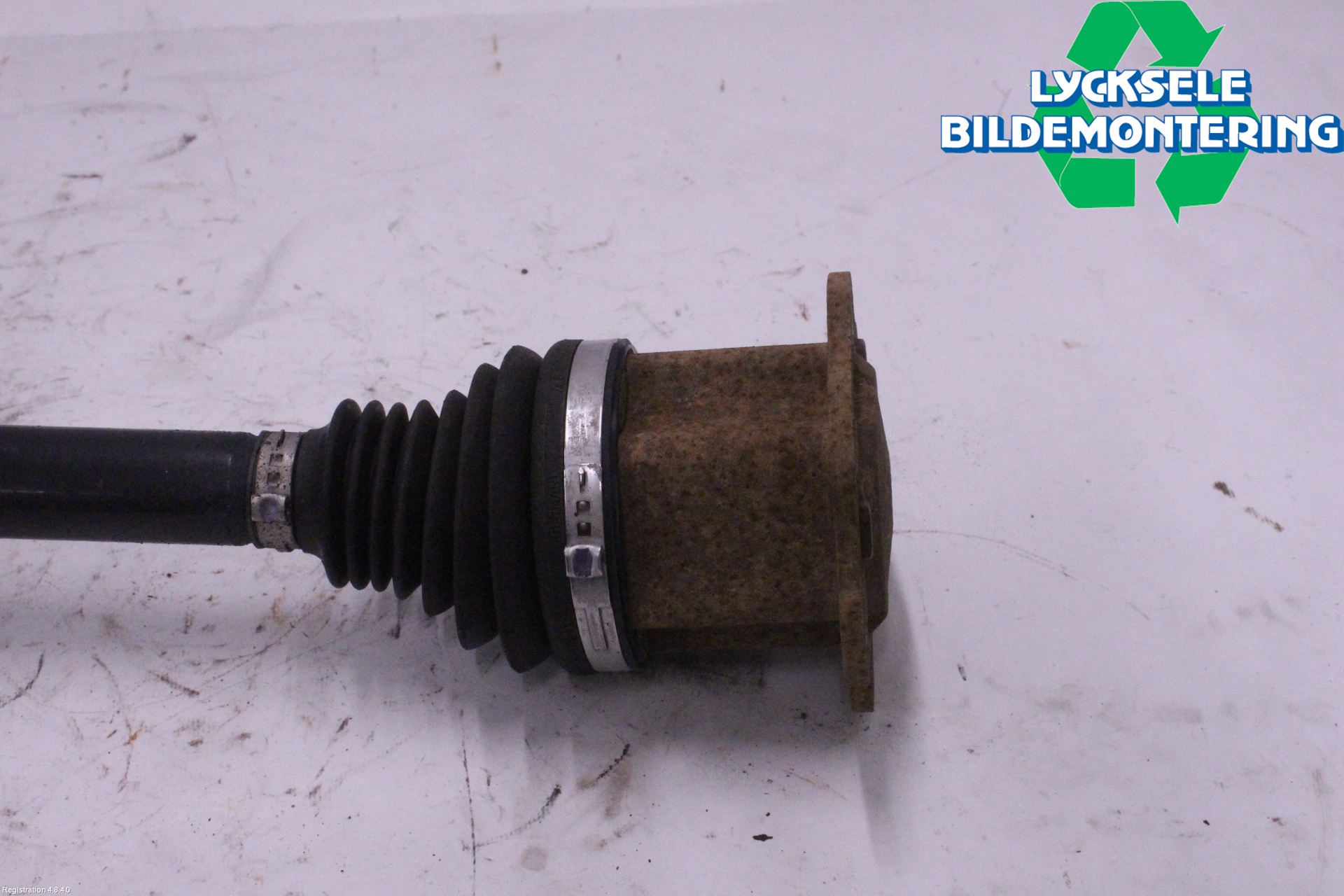 Audi A4/S4 08-11 Drivaxel Fram Vänster