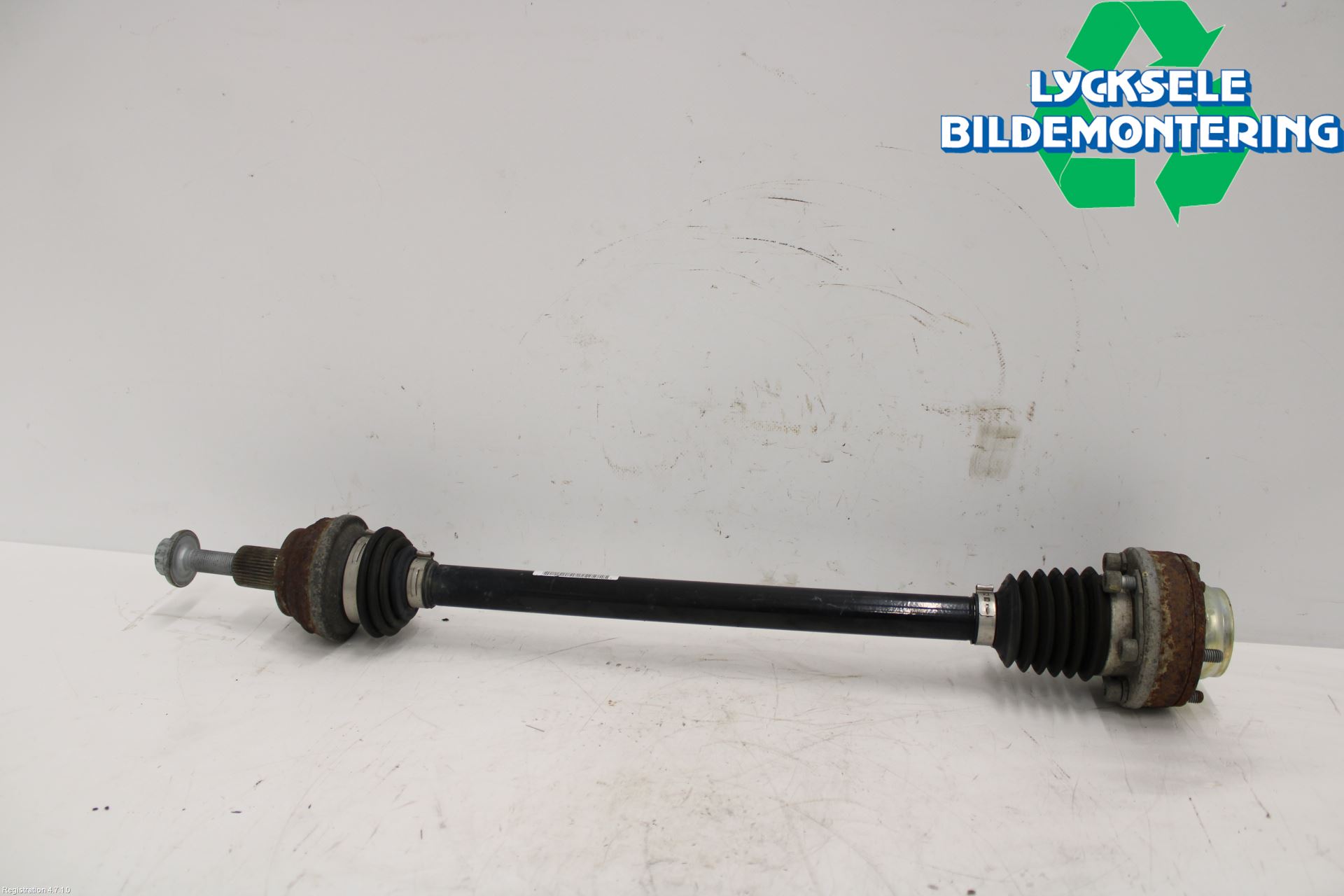 Volkswagen VW T-ROC 18- Drivaxel Bak Vänster