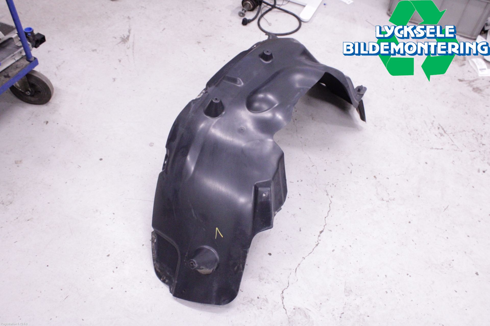 Volkswagen VW AMAROK 2H 10-22 Skärm Inner