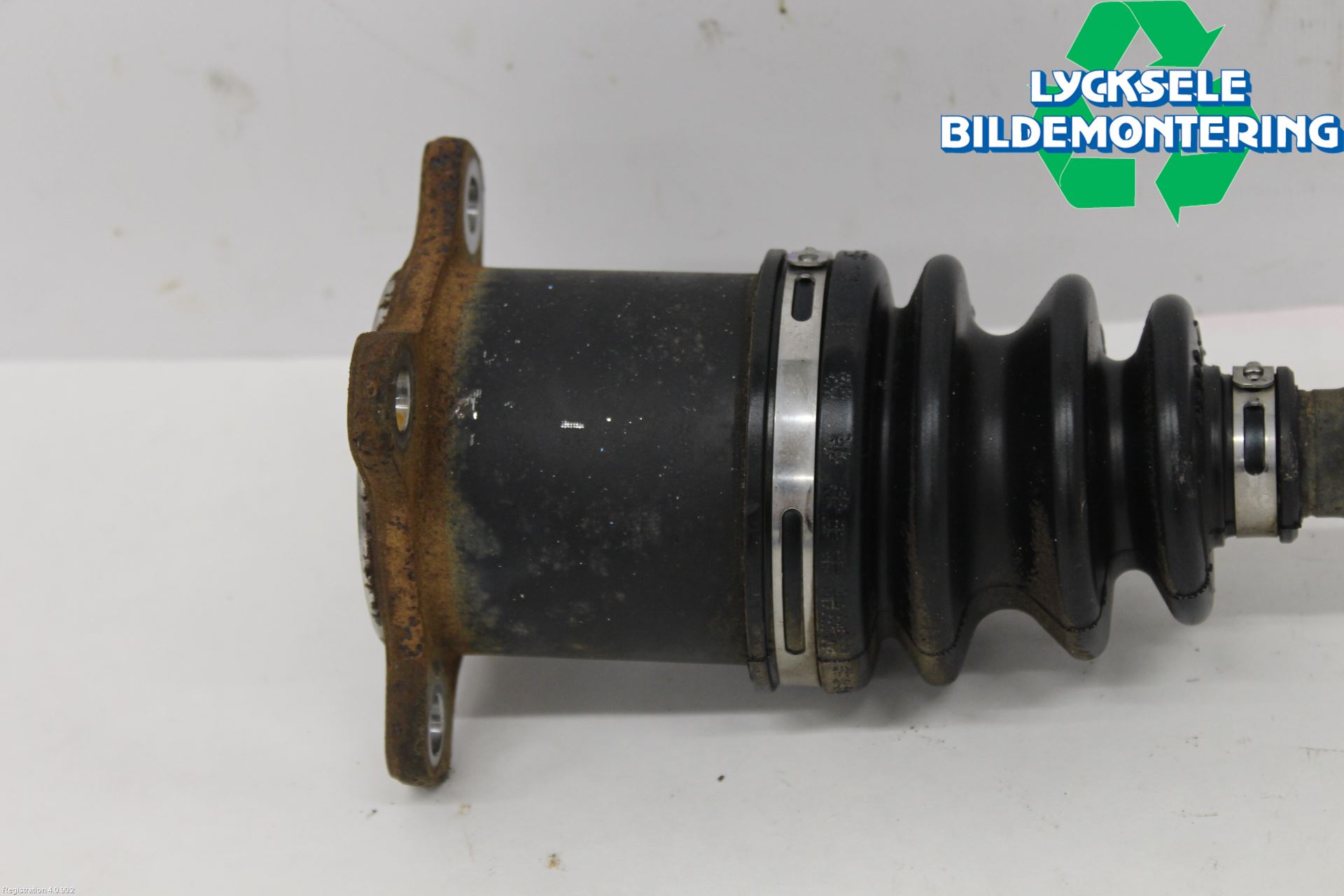 Toyota YARIS CROSS XP21 21- Drivaxel Bak Höger
