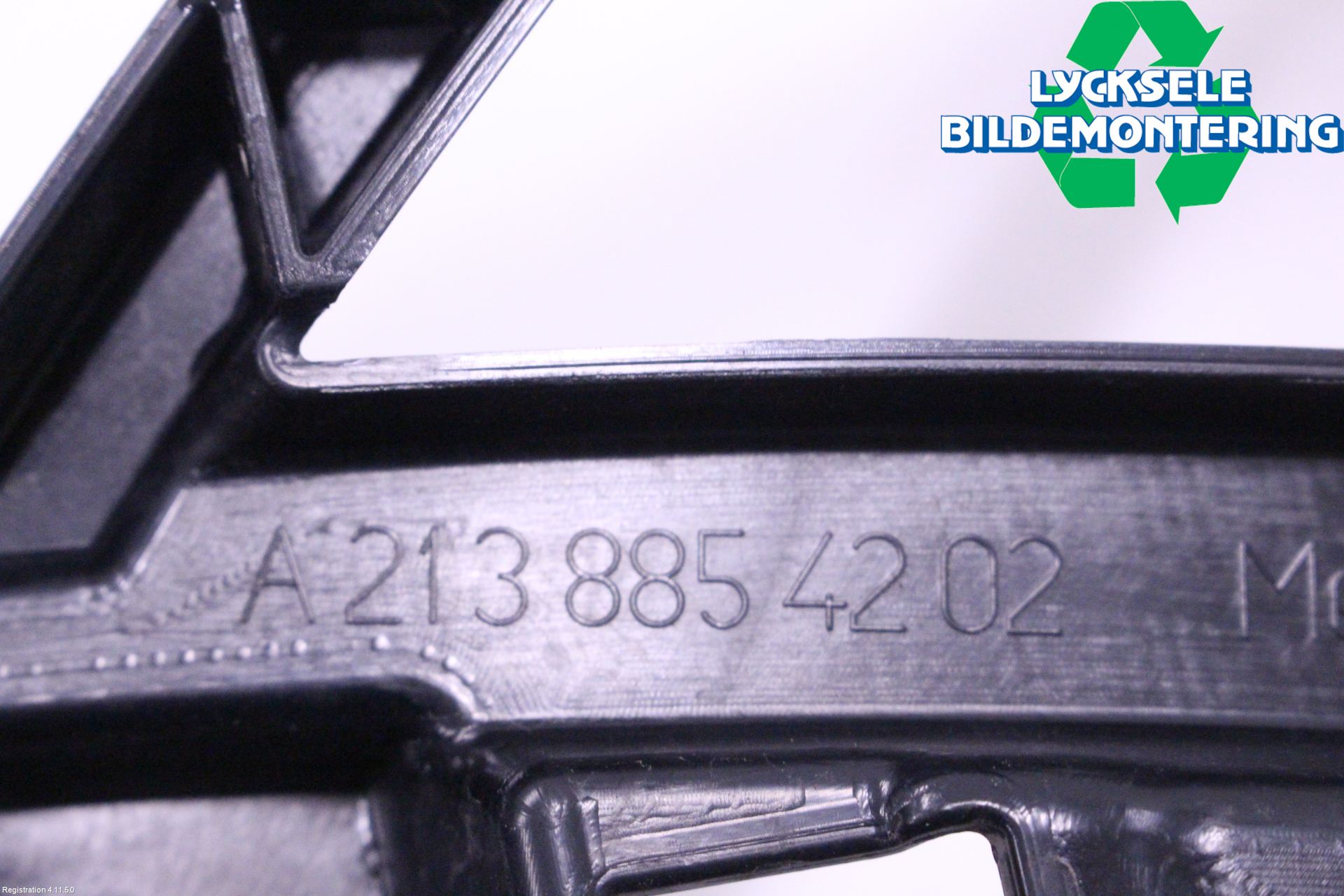 Mercedes-Benz MB E-KLASS (W214) 24- Stötfångarfäste Bak Hö