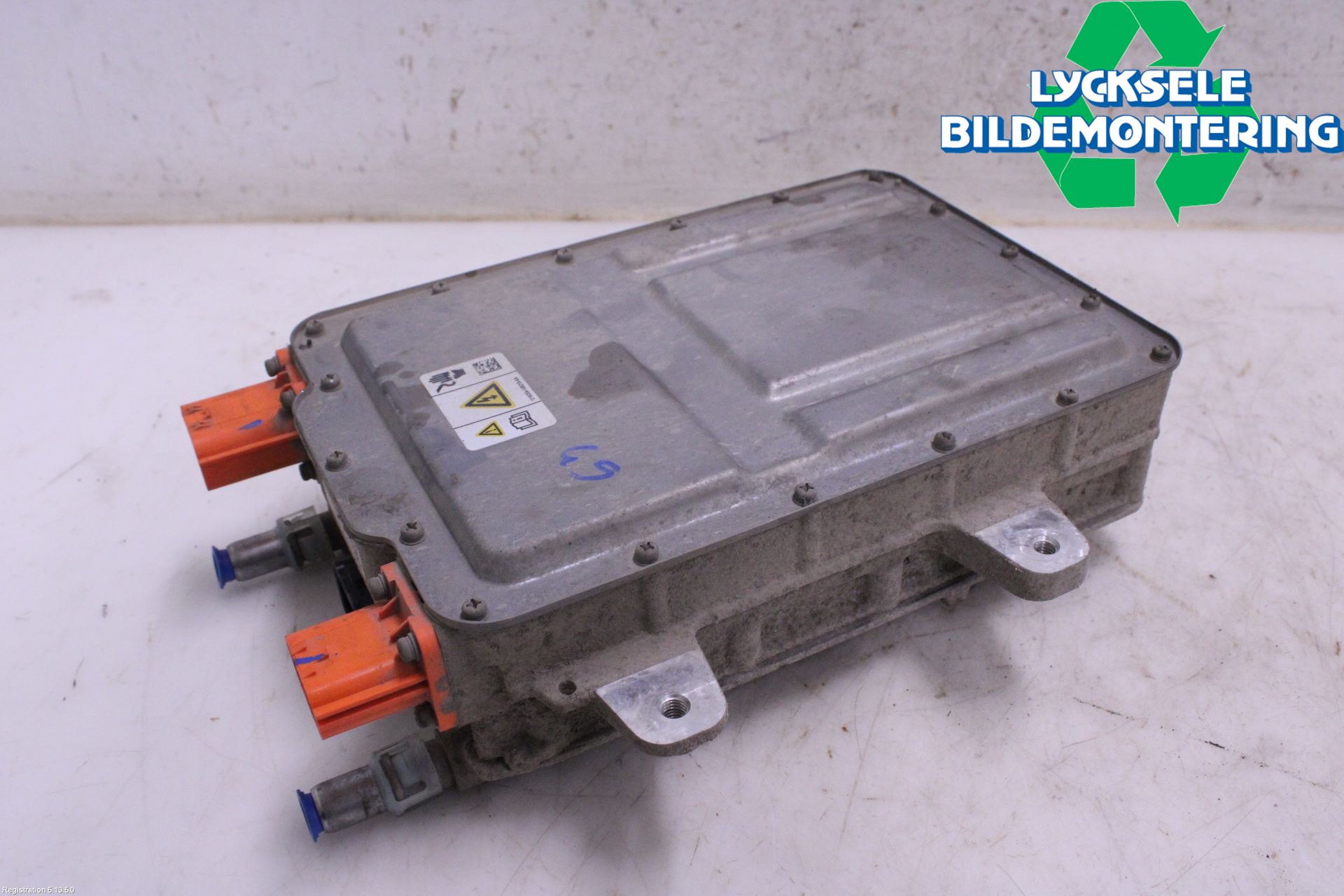 Ford TRANSIT/TOURNEO CUSTOM 13-24 Batteriladdare Högspänning