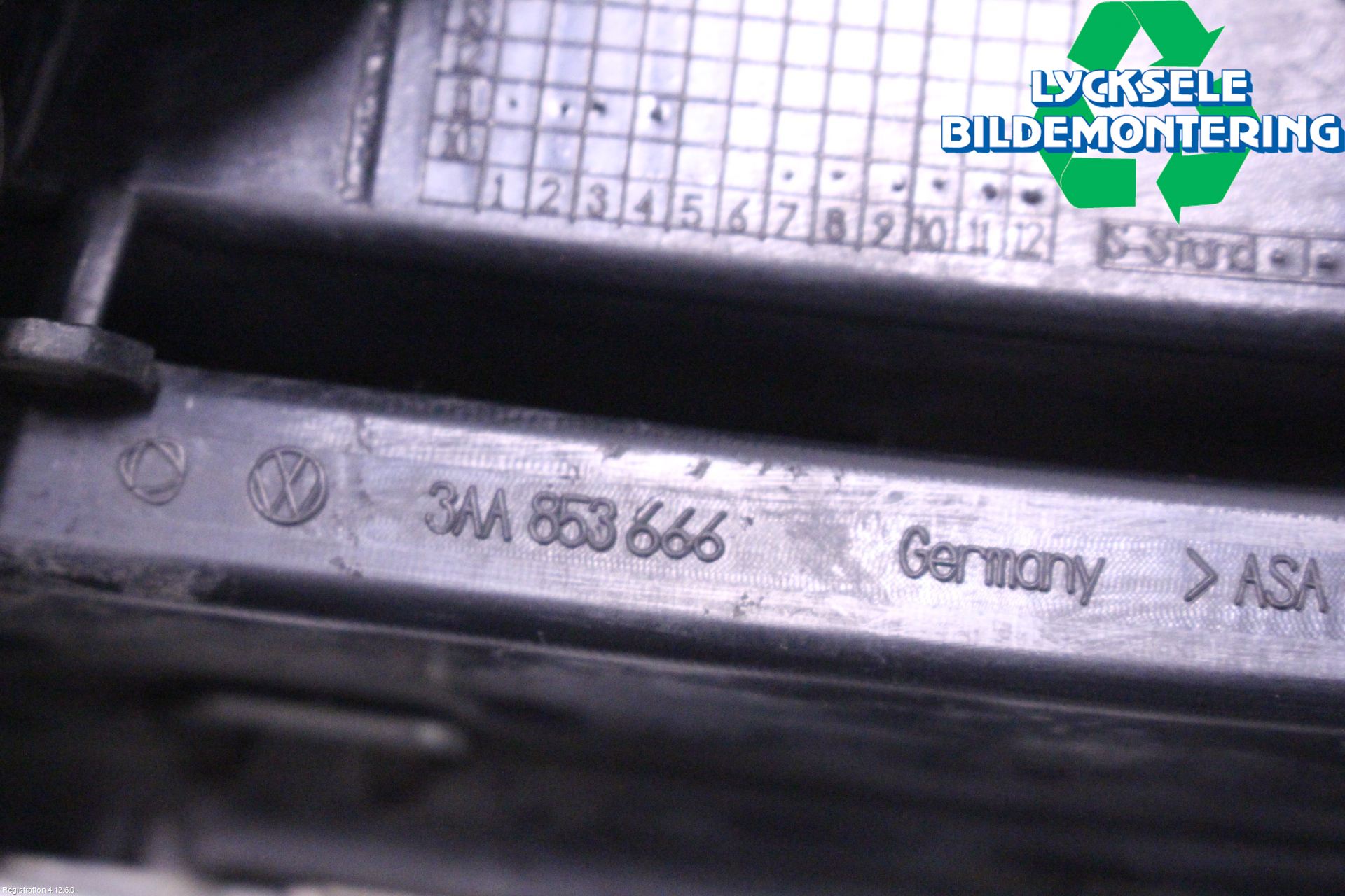 Volkswagen VW PASSAT 11-14 Dimljussarg Fram