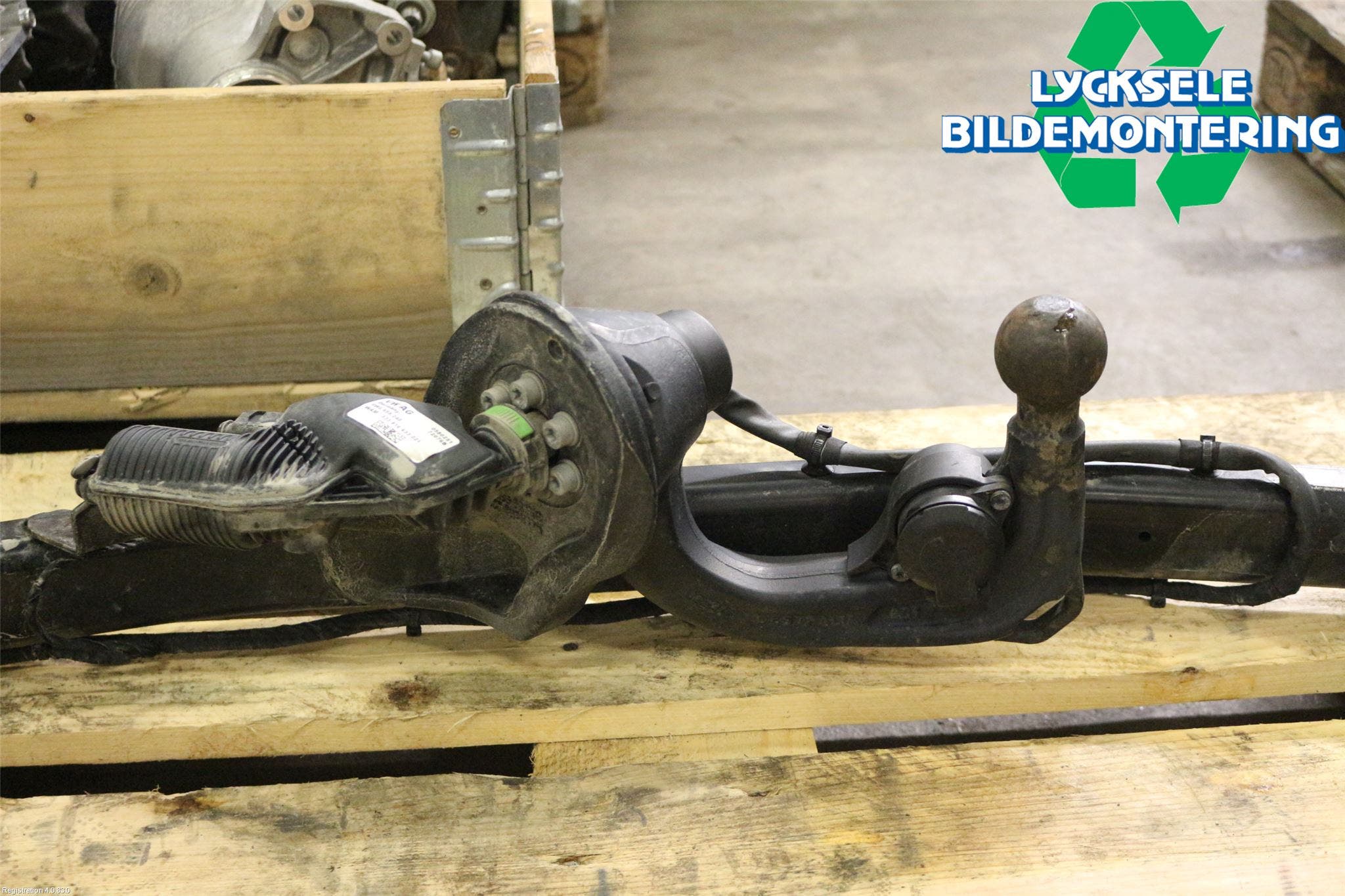 Audi A6 F2/C8 19- Dragkrok