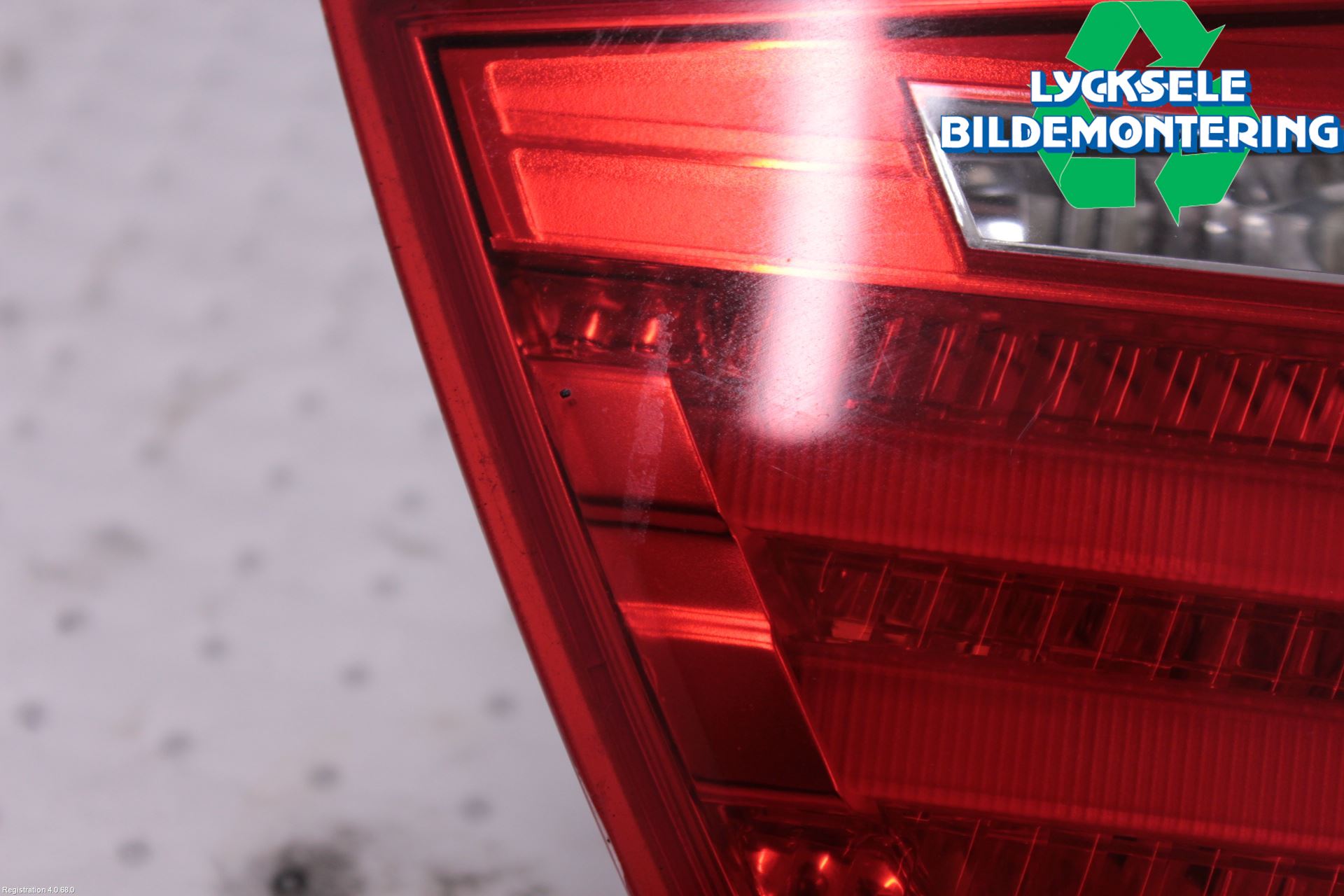 BMW 3 E90/91 SED/TOU 05-12 Bakljus Lucka Hö