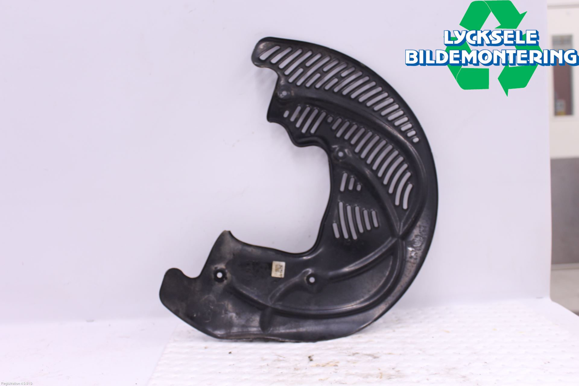 Volkswagen VW TOUAREG CR 18- Bromssköld Fram