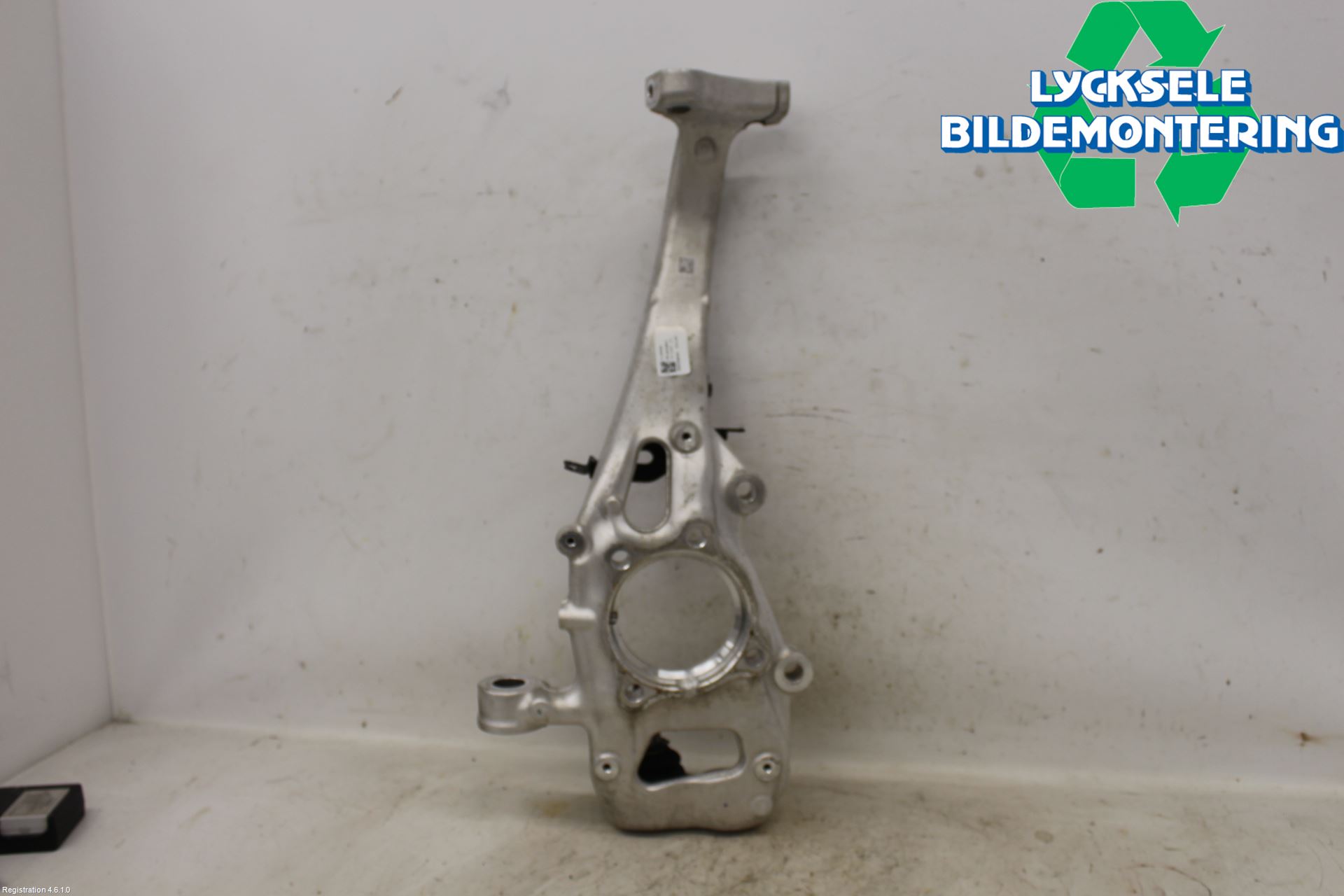 Audi Q5/SQ5 17- Styrspindel Lagerhus Vä