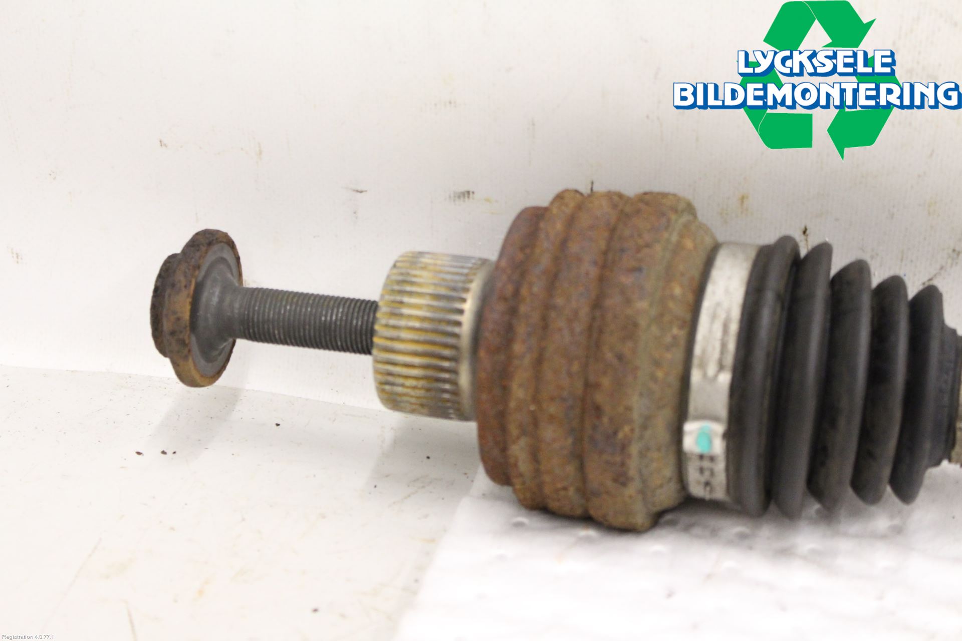Audi A4 12-15 Drivaxel Bak Höger