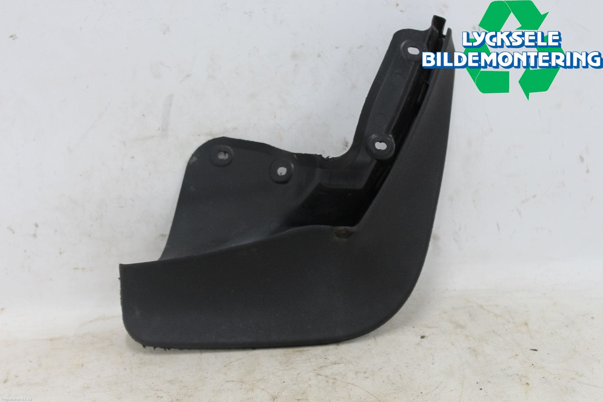 Audi A4/S4 B9 16-19 Stänkskydd