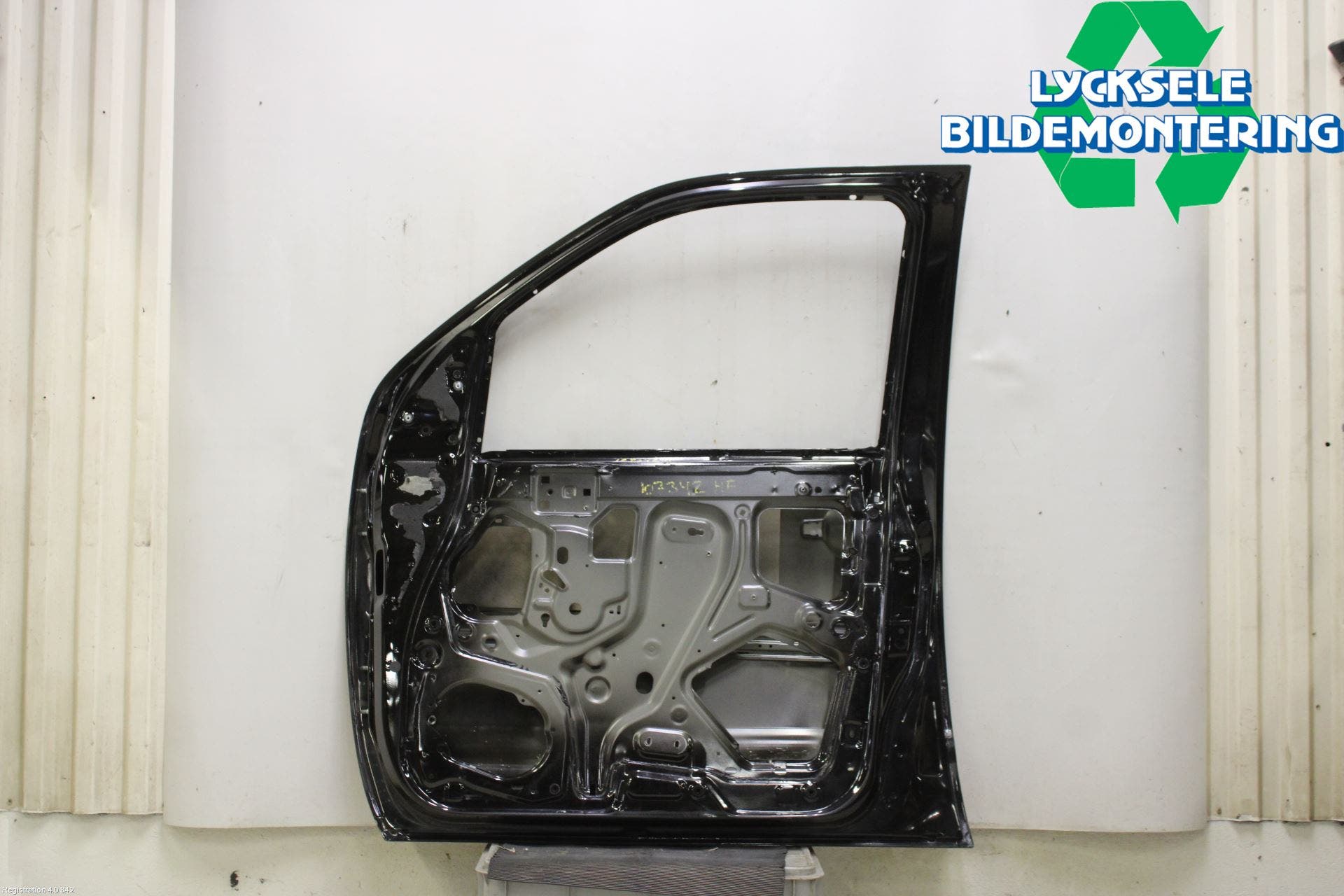 Nissan NAVARA 05-16 Dörr Fram Höger