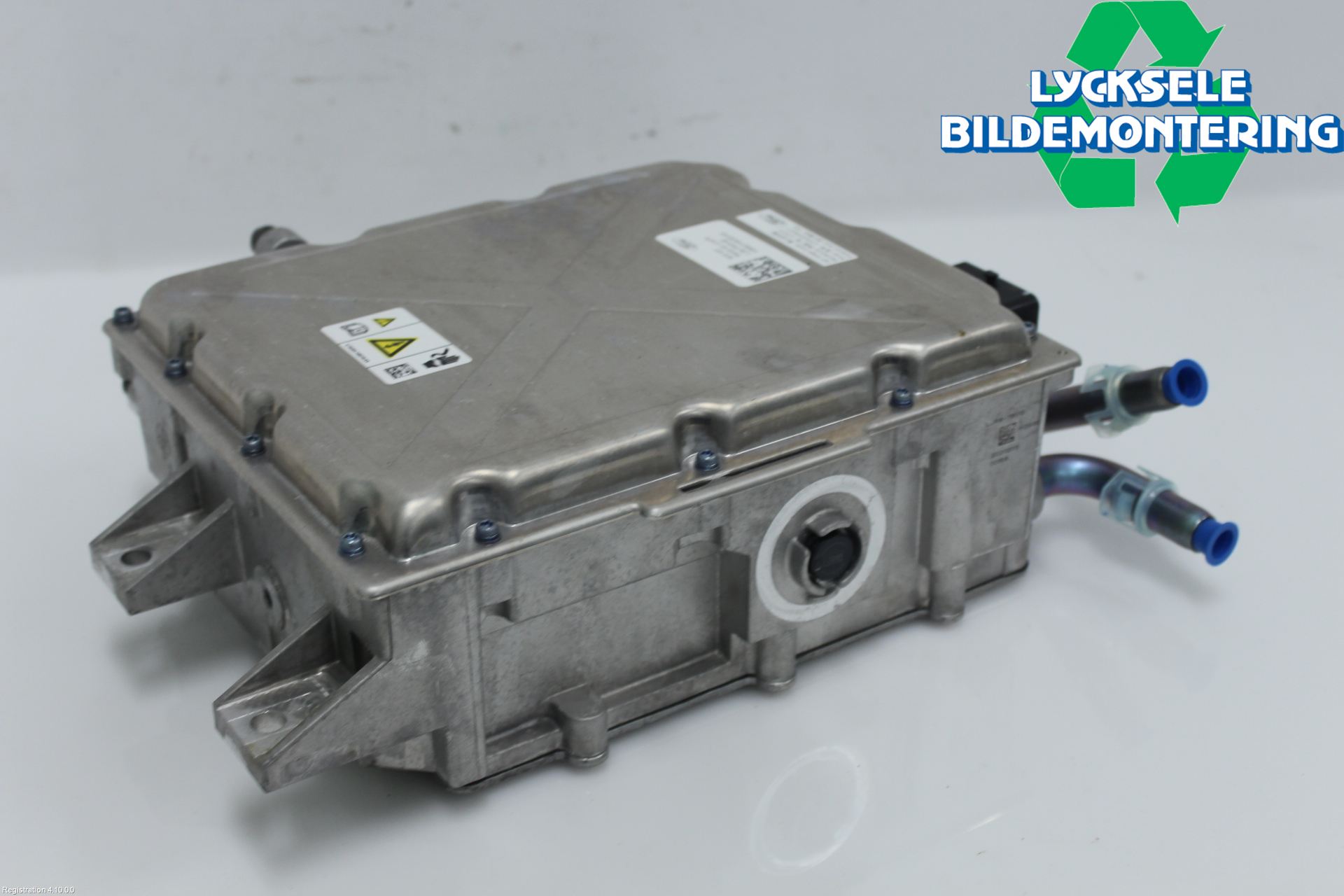 Ford MUSTANG Mach-E 21- Inverter 12 -> 220 V