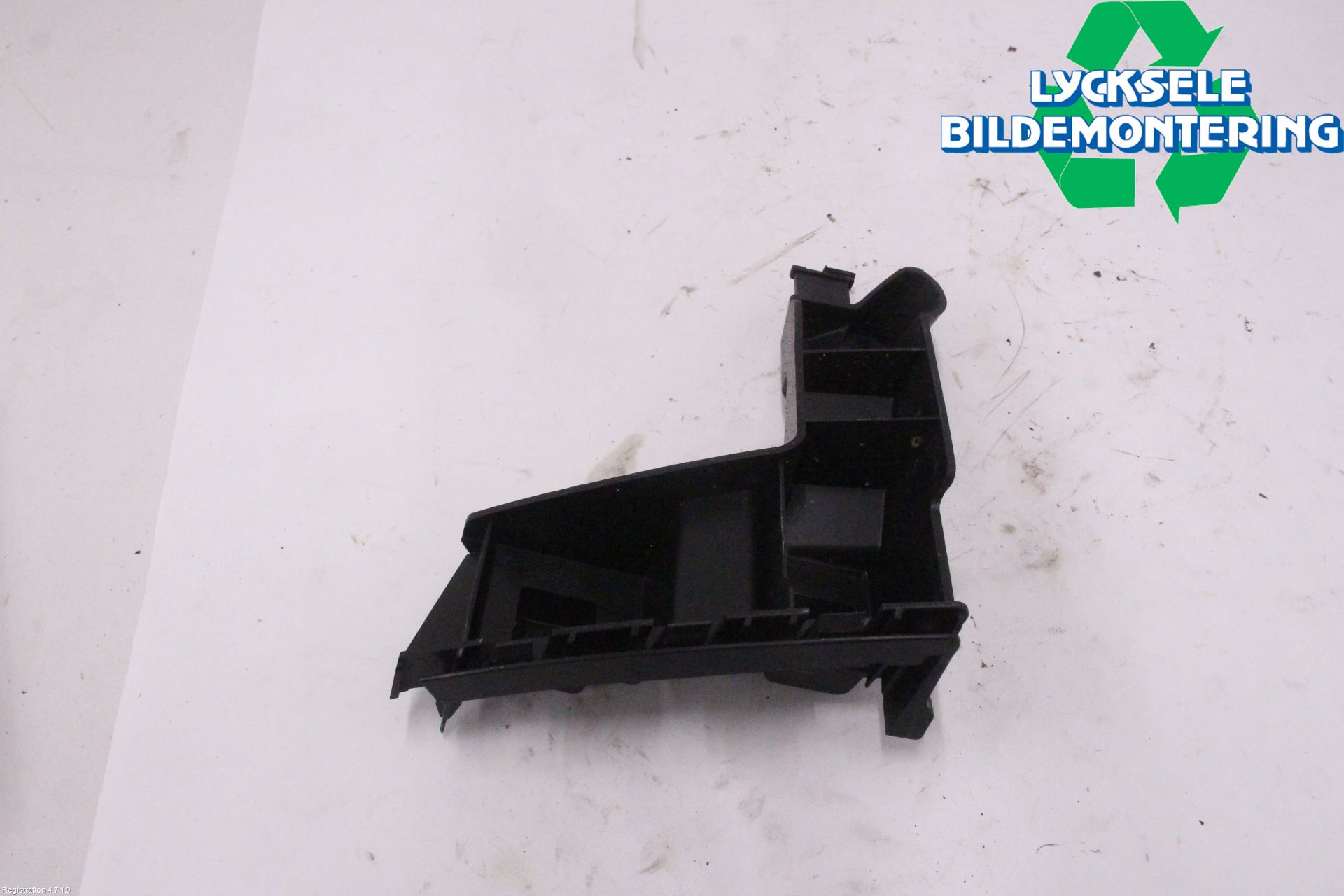 Volvo V70 08-13 Stötfångarfäste Bak Hö