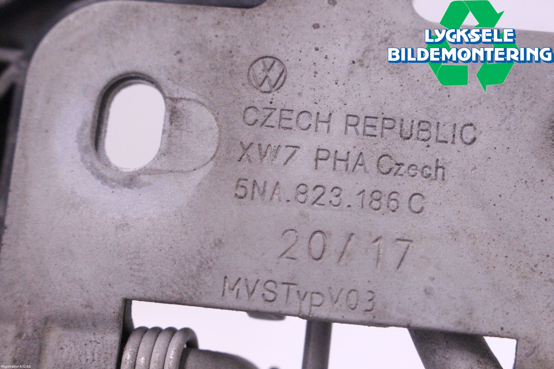 Volkswagen VW TIGUAN 16-24 Huv Spärr