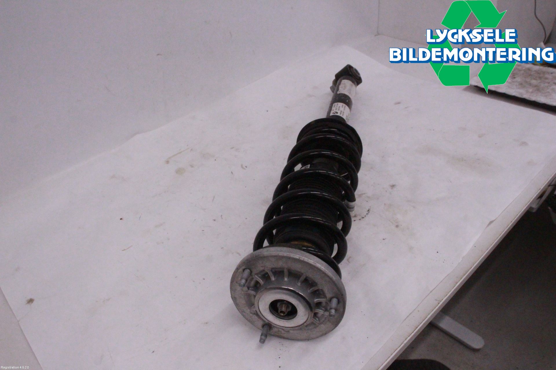 BMW 5 G30/G31/F90 17-23 Fjäderben Bak Höger