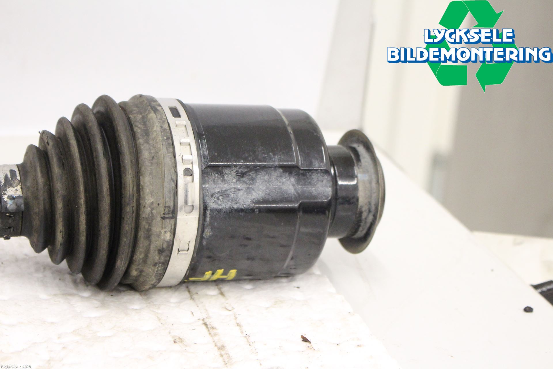Kia SPORTAGE (QL) 16-21 Drivaxel Fram Höger