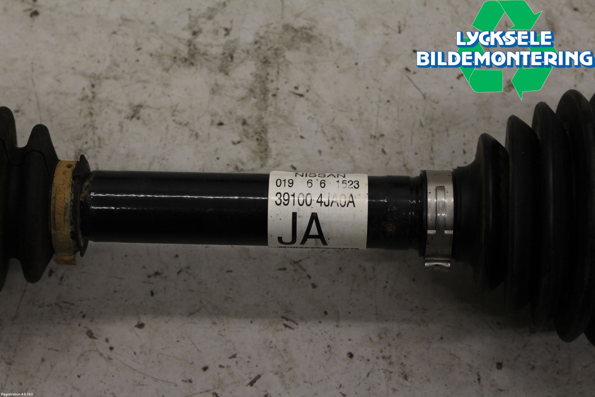 Nissan NAVARA 05-16 Drivaxel Fram Vänster