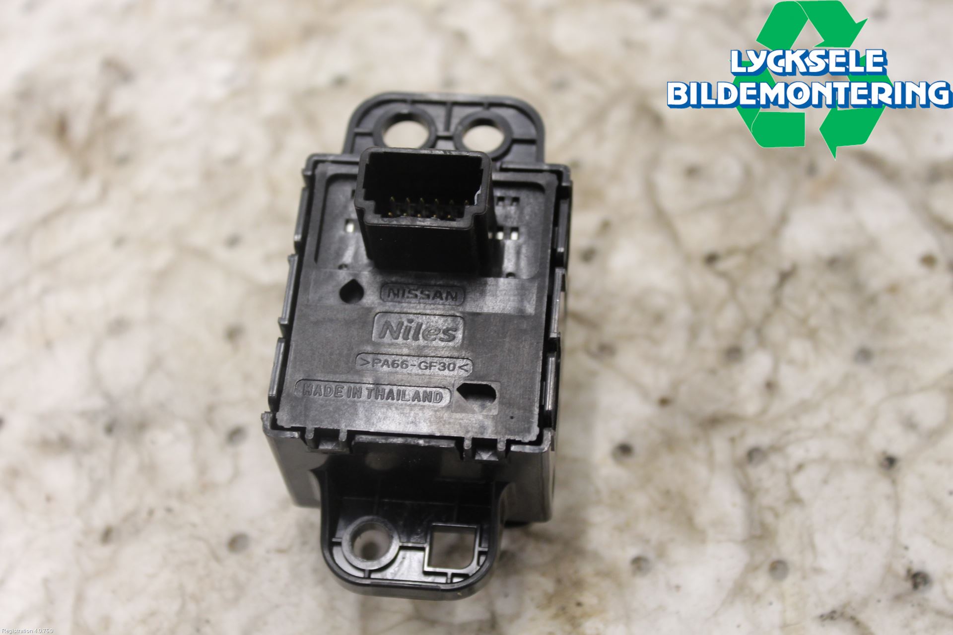 Nissan QASHQAI 14-17 Strömställare Parkeringsbroms