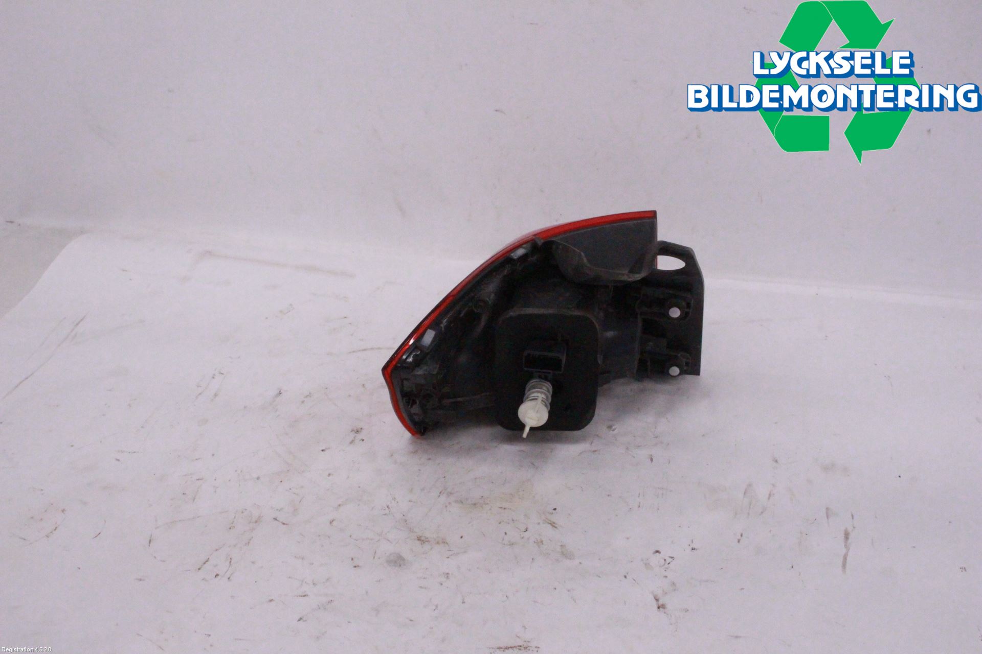 Volkswagen VW PASSAT 20-24 Bakljus Lucka Vä