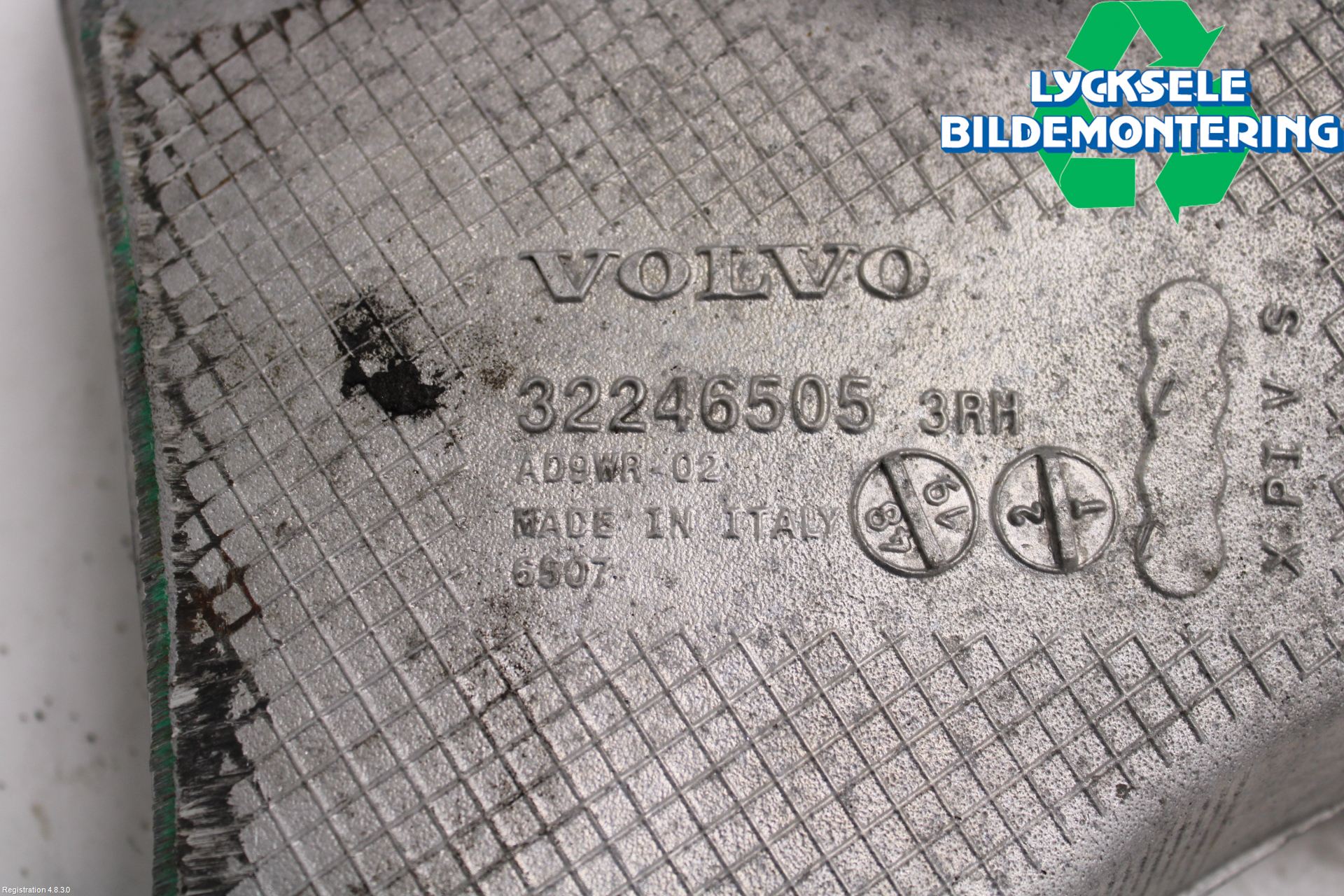 Volvo V60 19- Bärarm Bak Höger