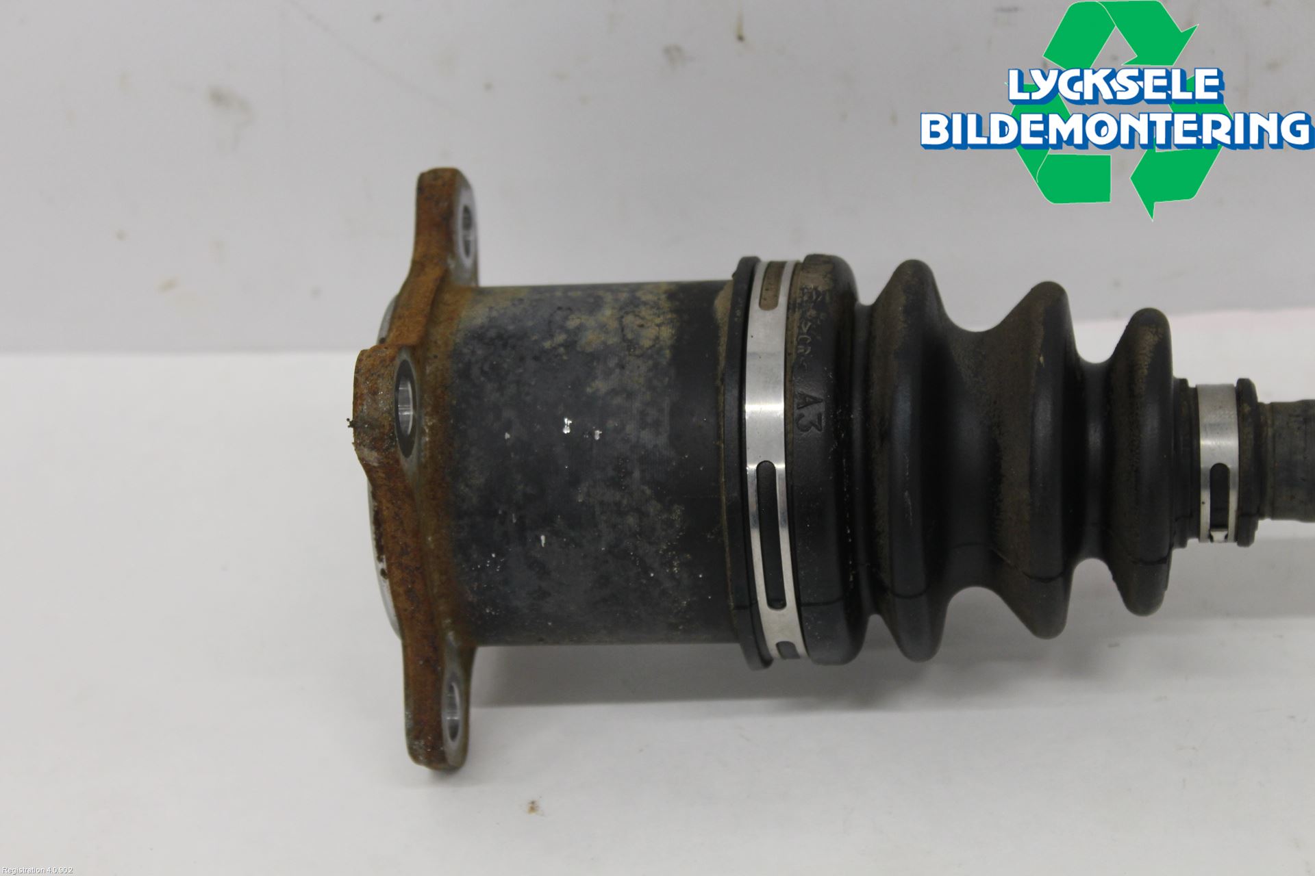 Toyota YARIS CROSS XP21 21- Drivaxel Bak Vänster