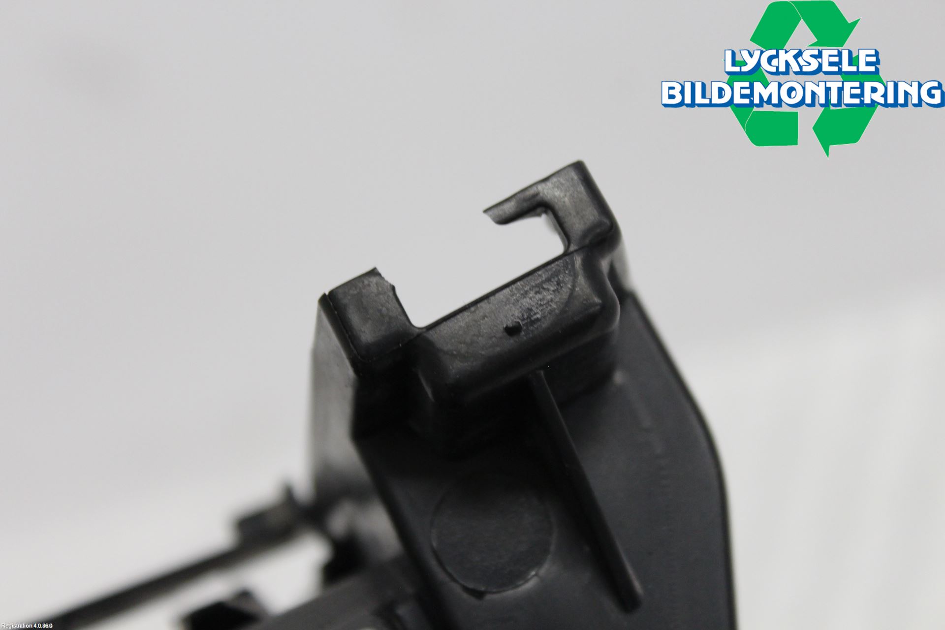 Volkswagen VW GOLF / E-GOLF VII 13-20 Stötfångarfäste Bak Hö