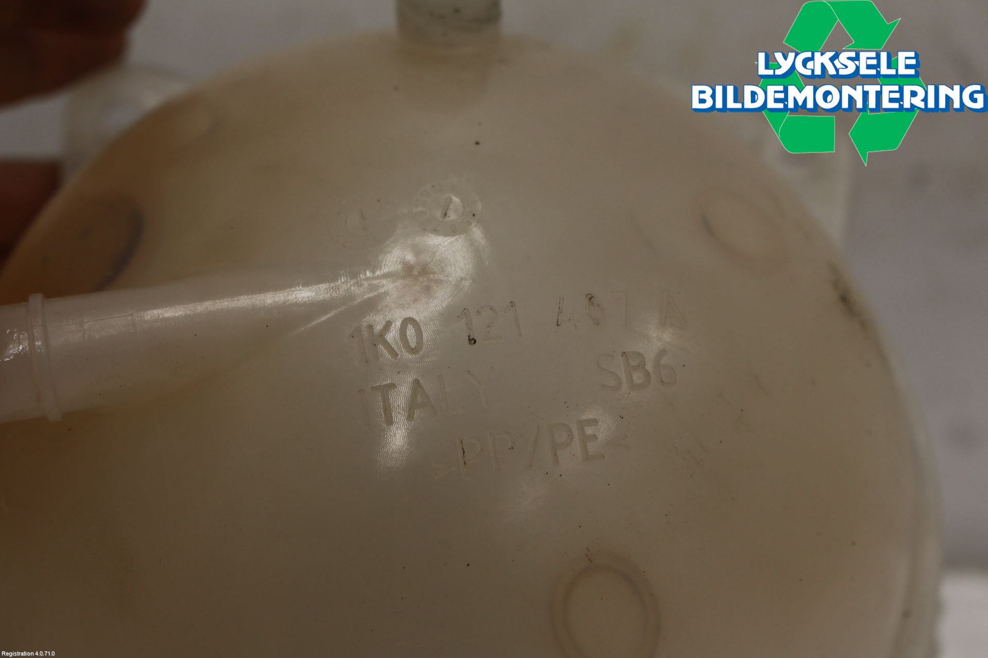 Volkswagen VW CADDY 11-15 Expansionstank